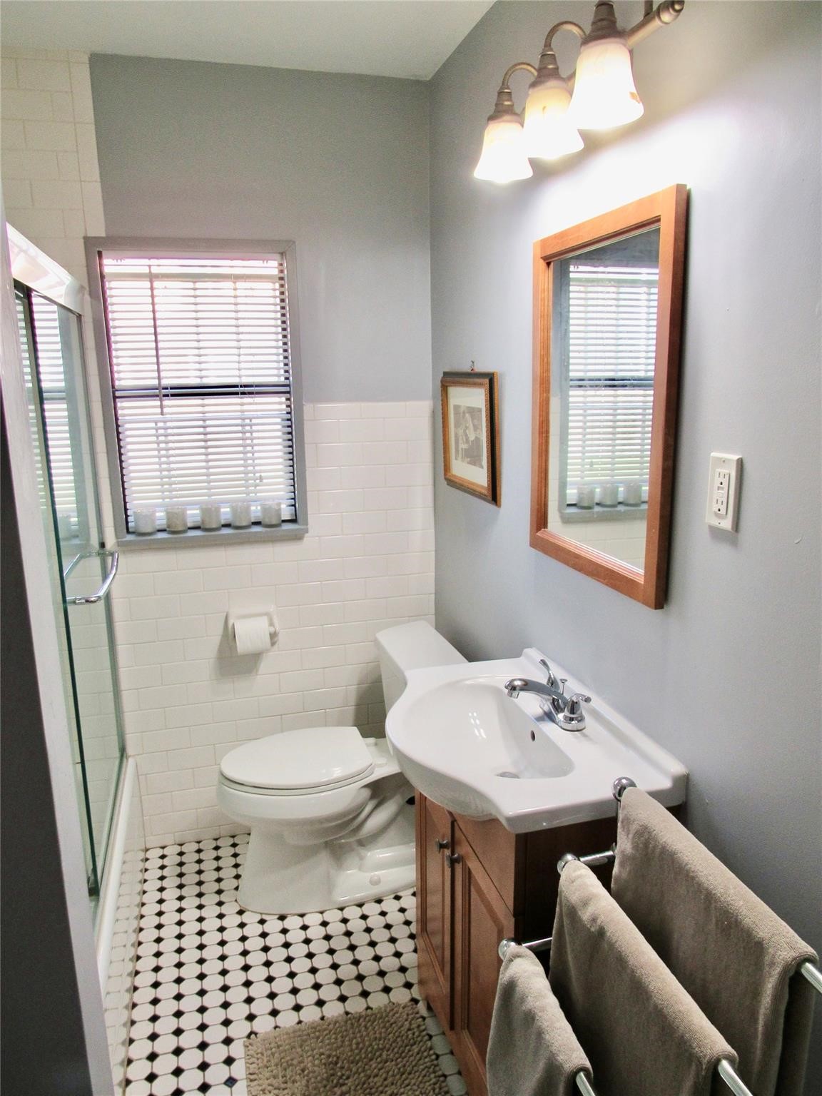 1126 W 22nd Street, Houston, TX 77008