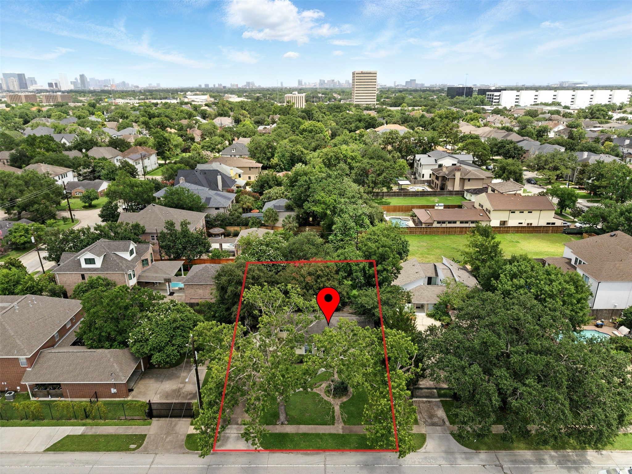 6305 S Rice Avenue, Bellaire, TX 77401