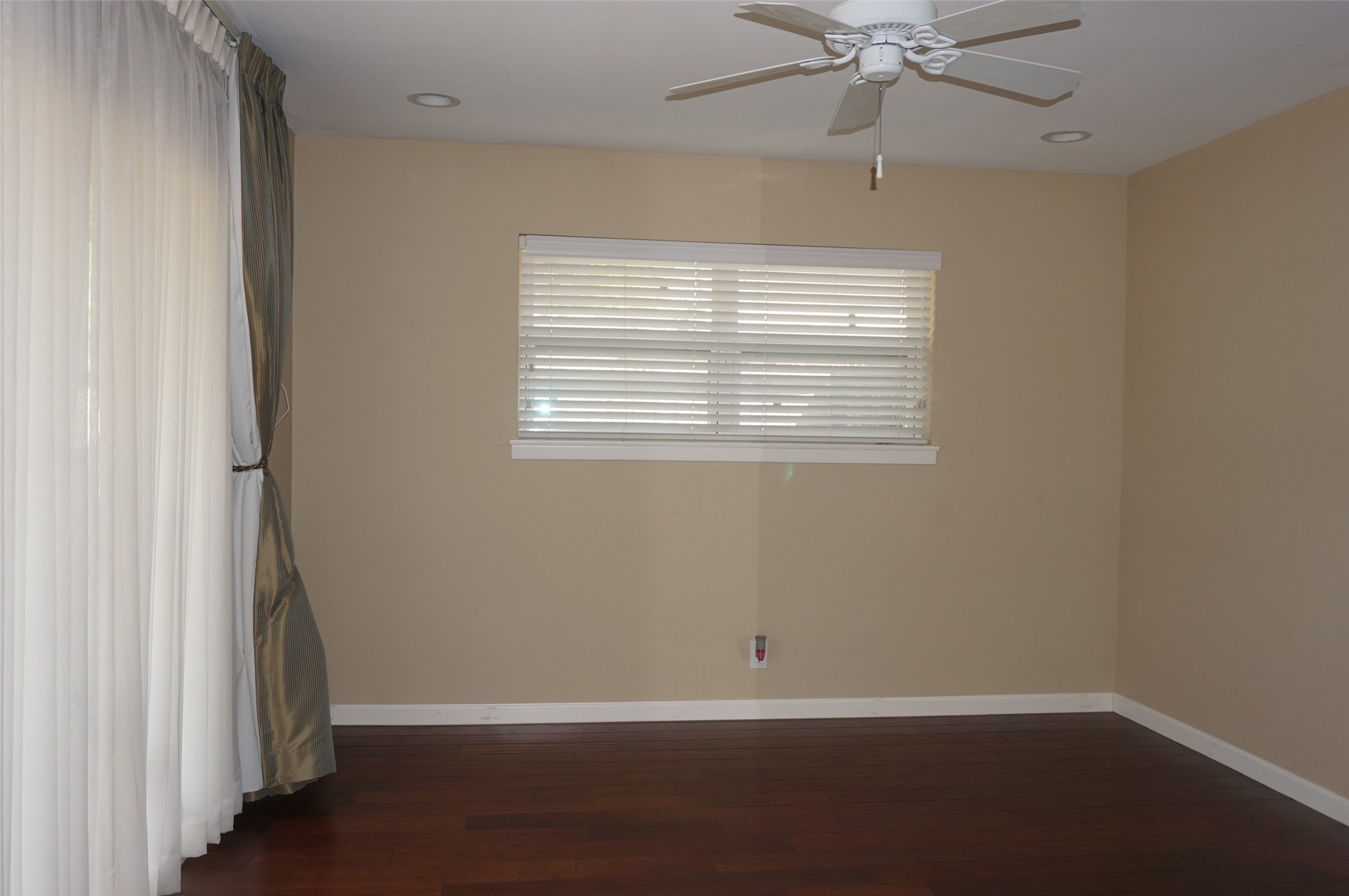 5422 Darnell Street, Houston, TX 77096