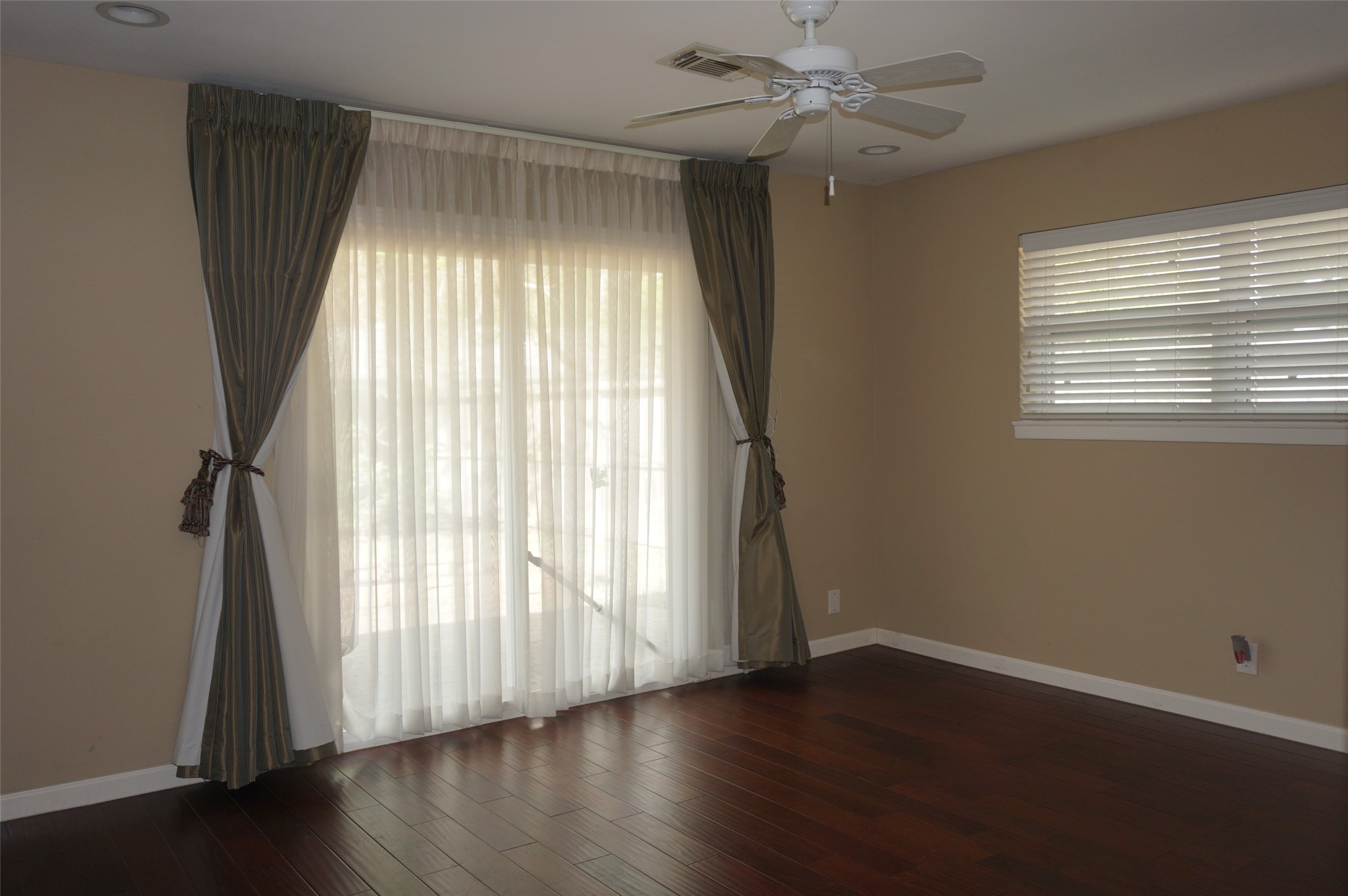 5422 Darnell Street, Houston, TX 77096