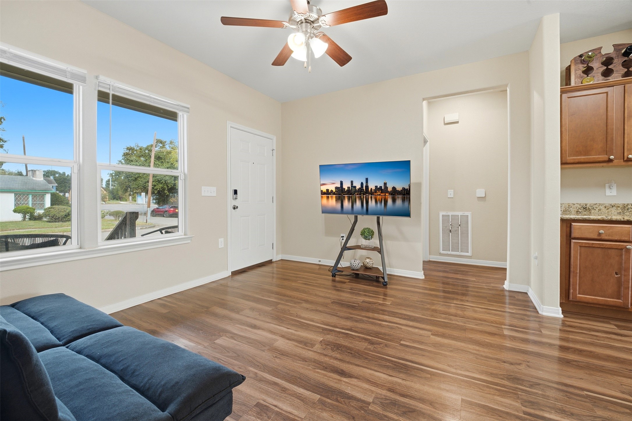 3030 Oakdale Street, Houston, TX 77004 3030 Oakdale Street, Houston, TX 77004