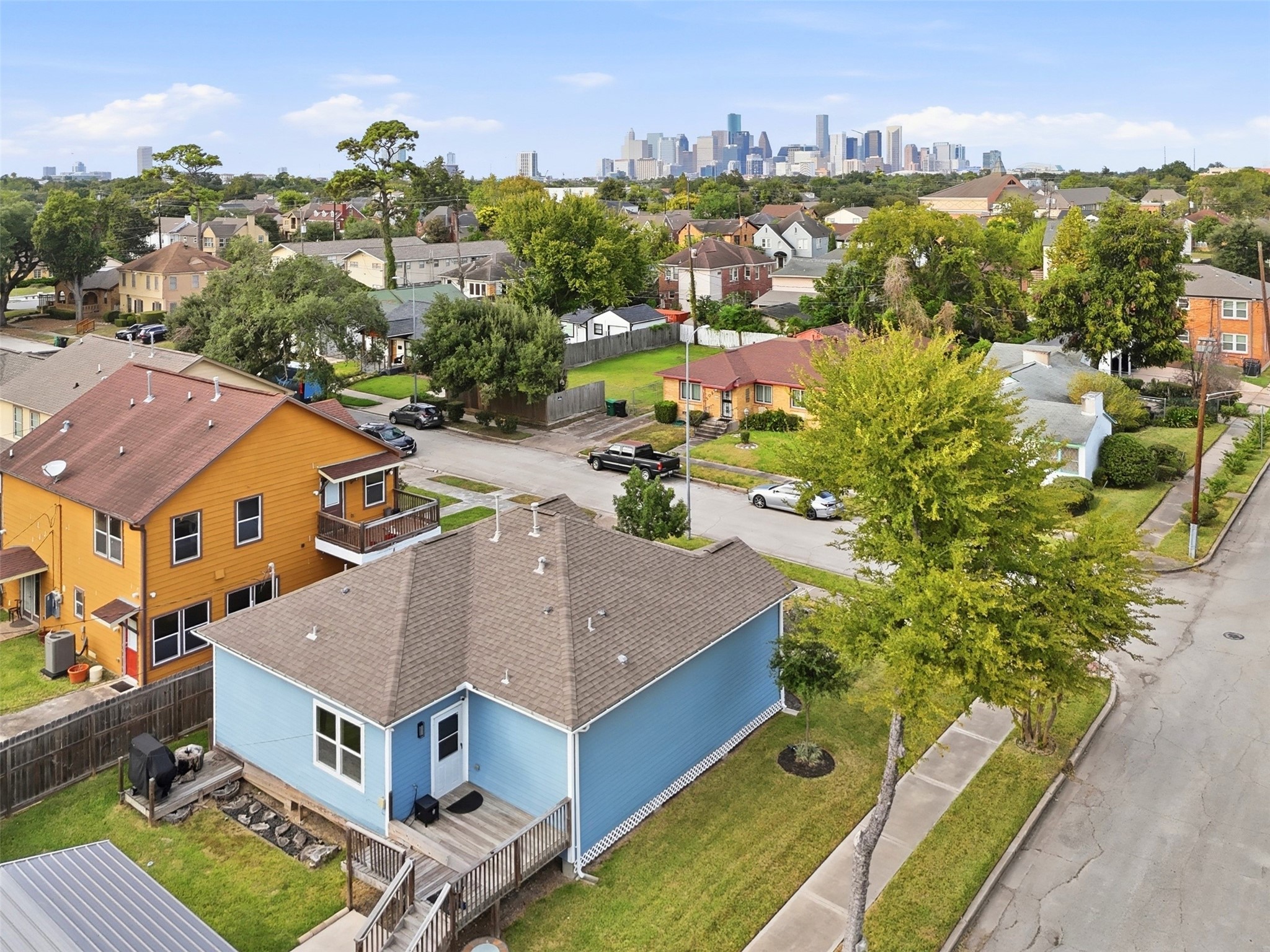 3030 Oakdale Street, Houston, TX 77004
