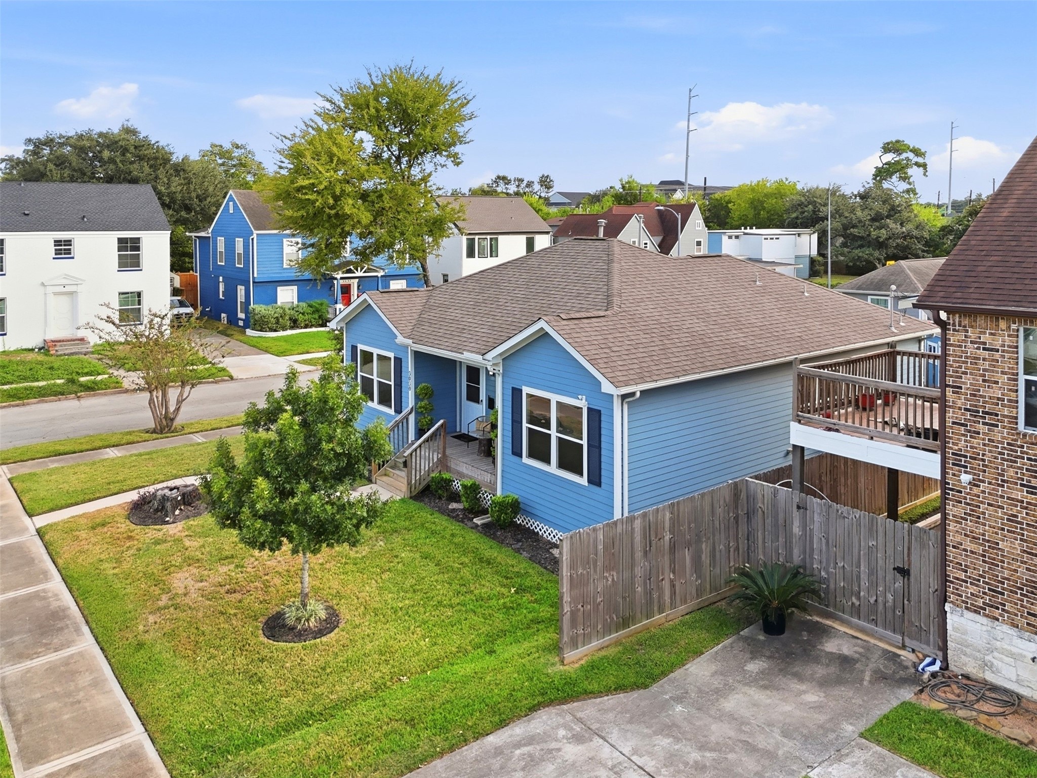 3030 Oakdale Street, Houston, TX 77004