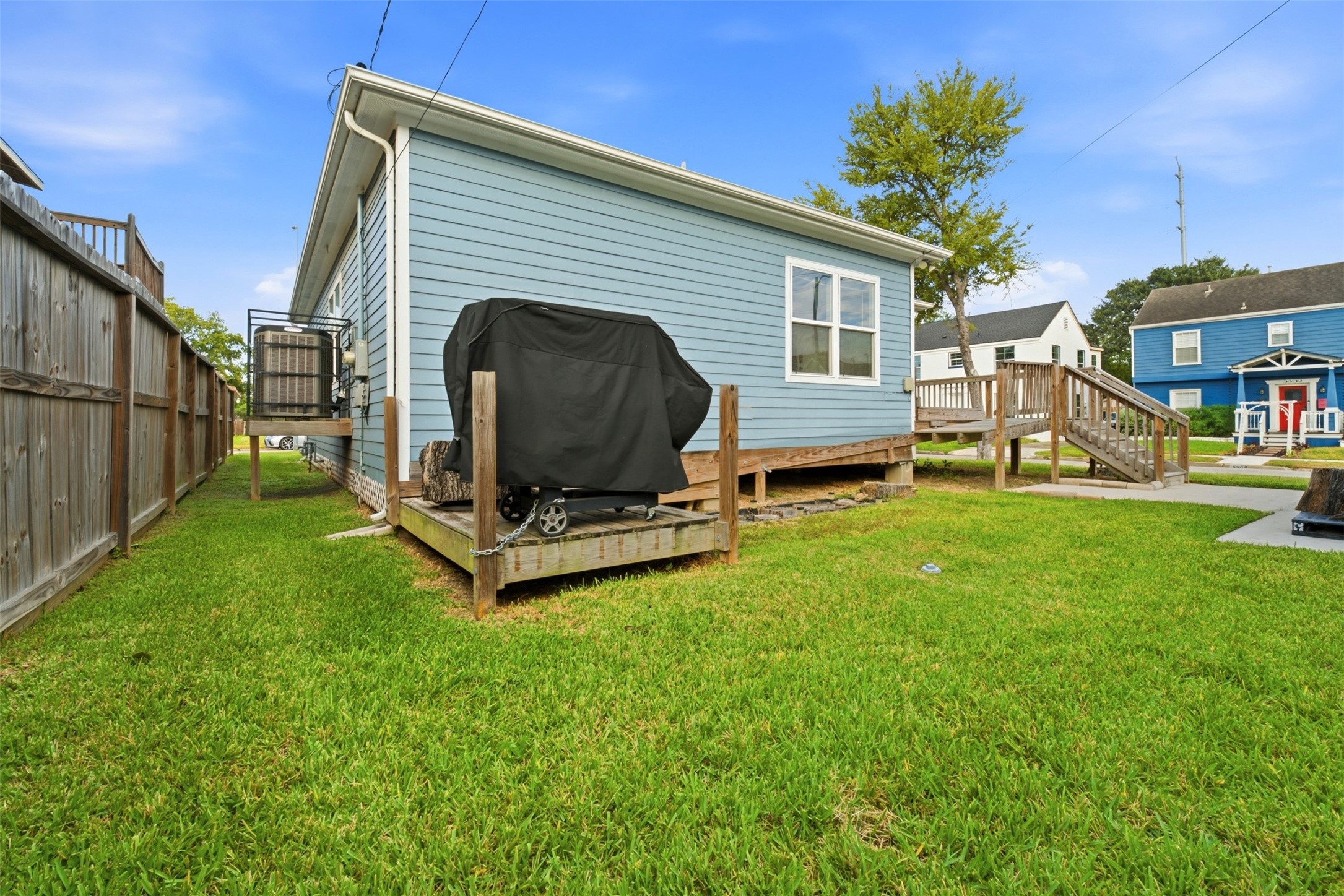 3030 Oakdale Street, Houston, TX 77004