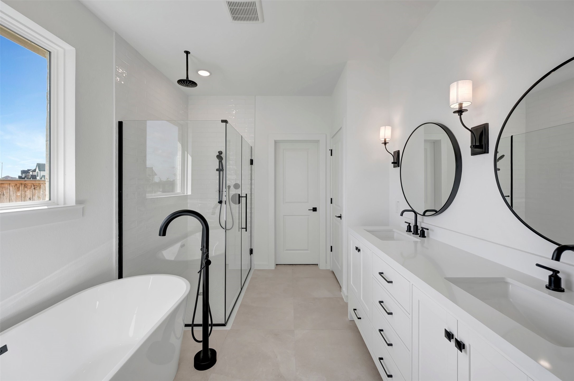 Spa-like primary bath (*Photo not of actual home and used for illustration purposes only.)