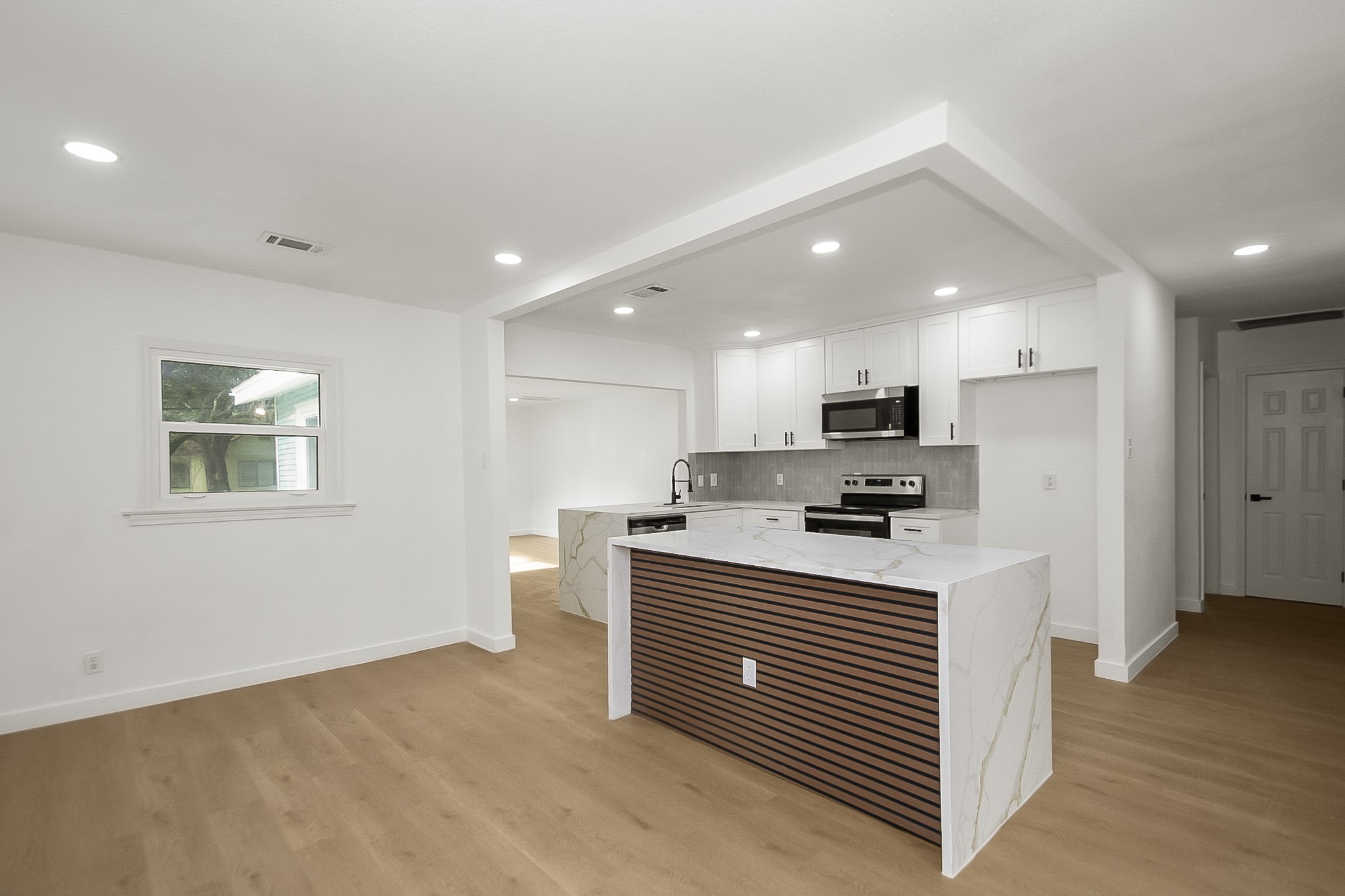 2508 N Houston Drive, La Marque, TX 77568