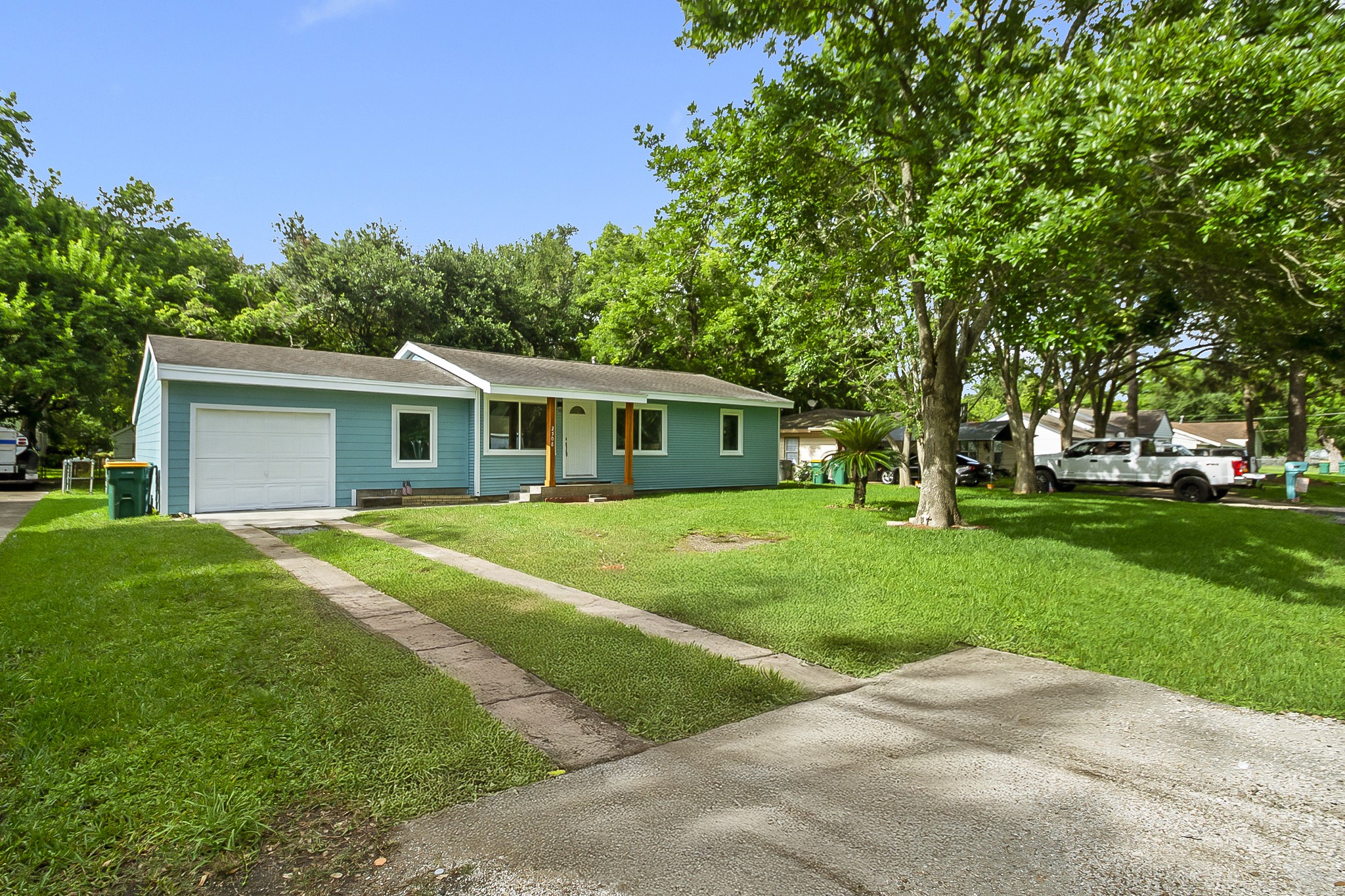 2508 N Houston Drive, La Marque, TX 77568 2508 N Houston Drive, La Marque, TX 77568