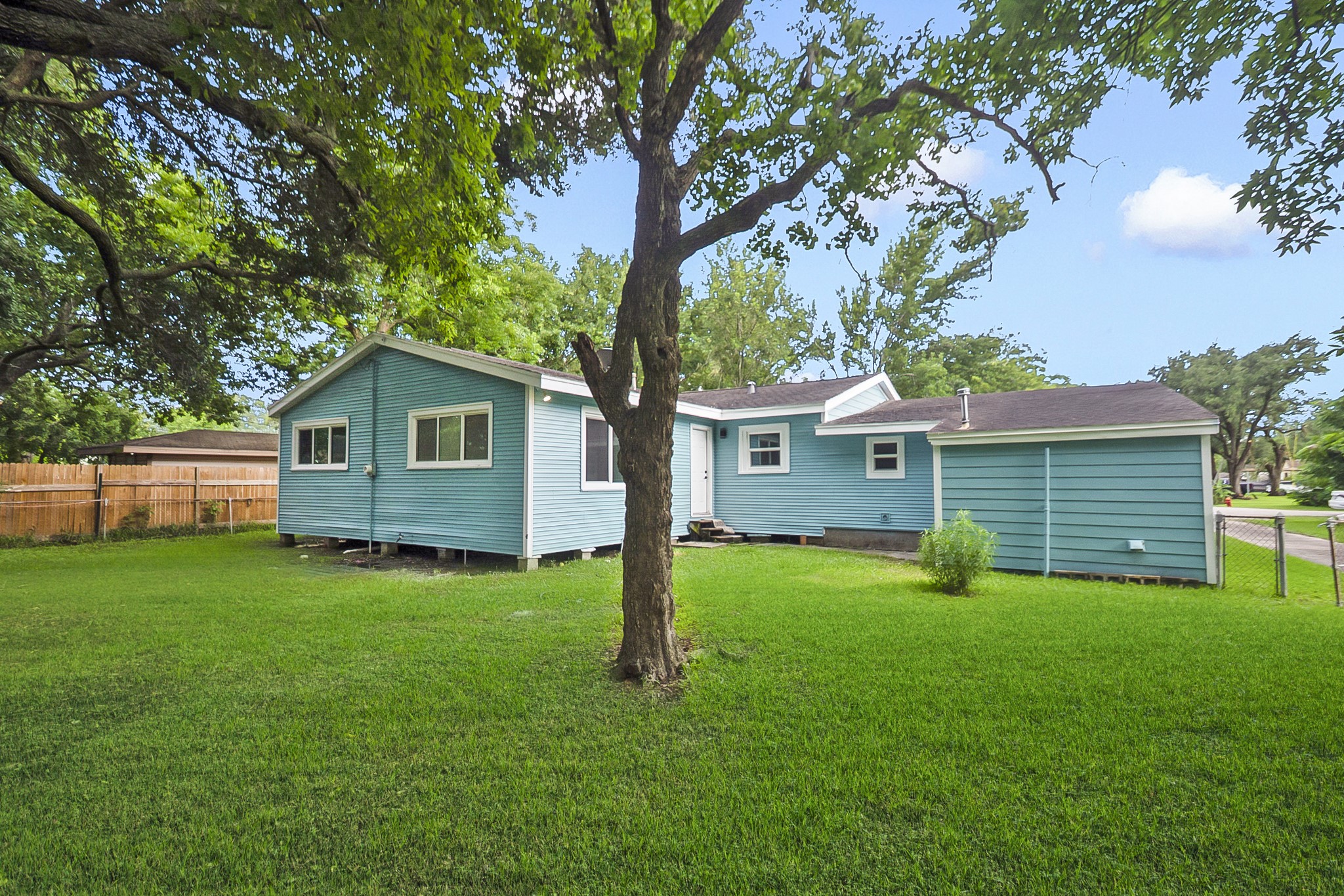 2508 N Houston Drive, La Marque, TX 77568