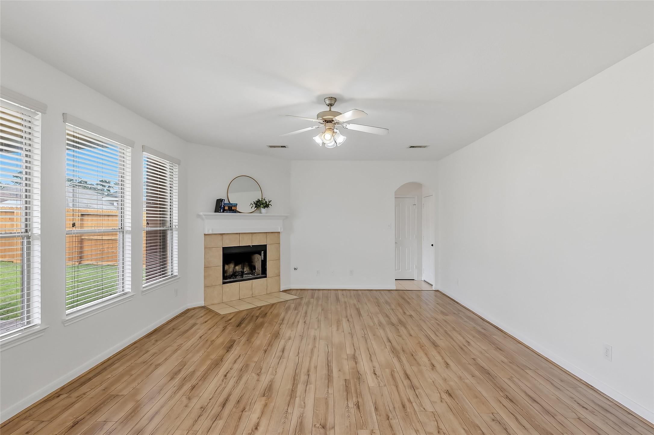 32014 Decker Oaks Drive, Pinehurst, TX 77362