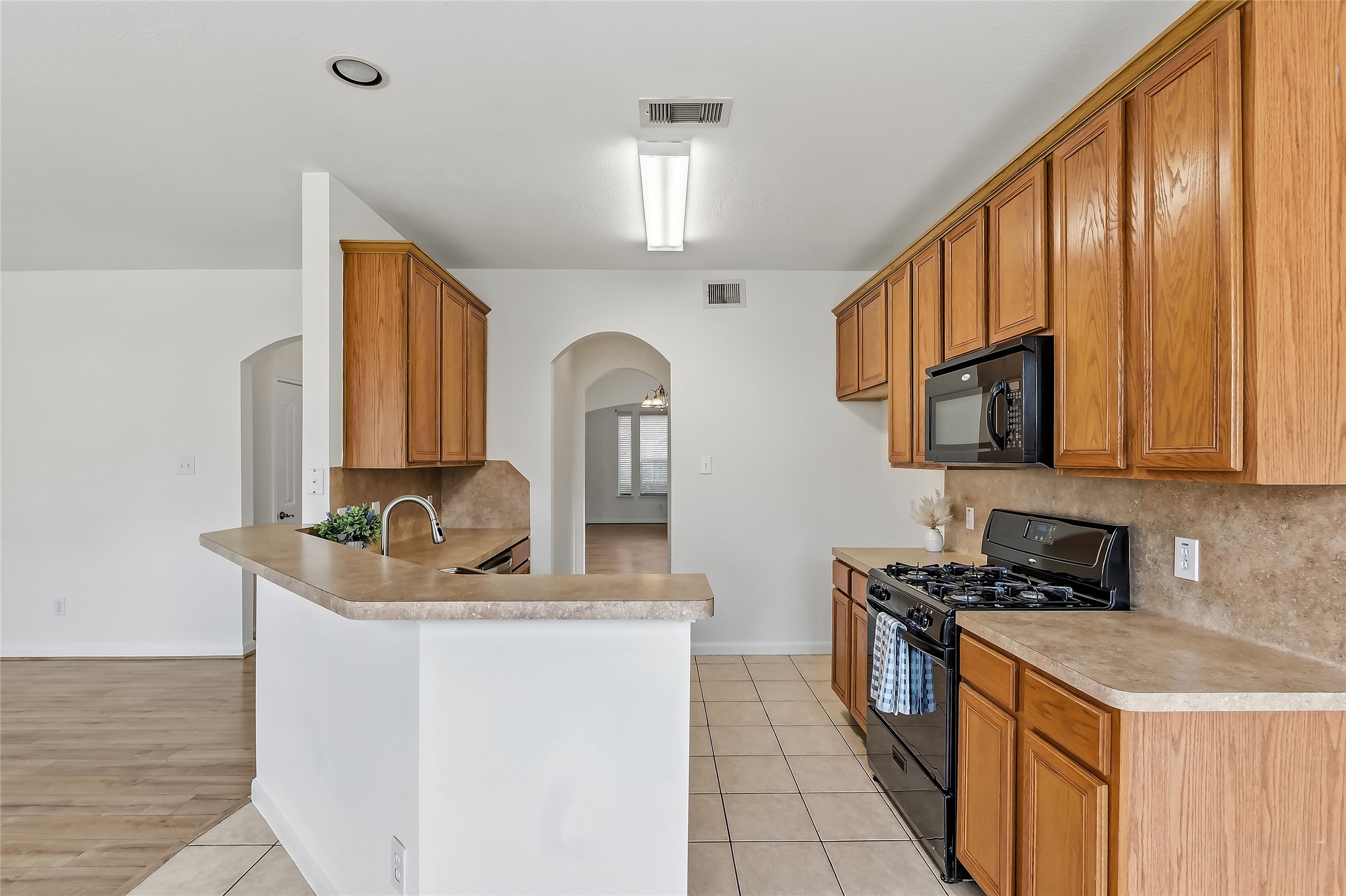 32014 Decker Oaks Drive, Pinehurst, TX 77362