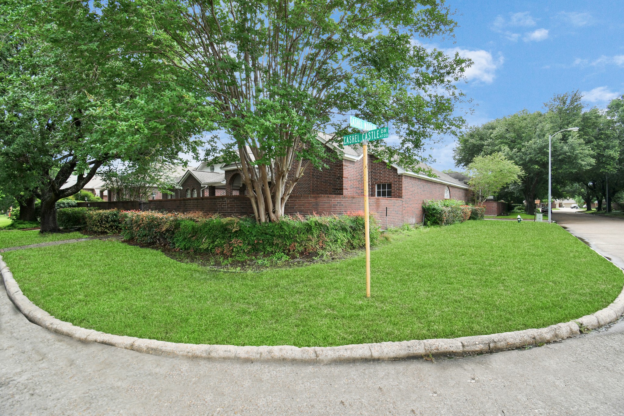 4727 Cashel Castle Drive, Houston, TX 77069