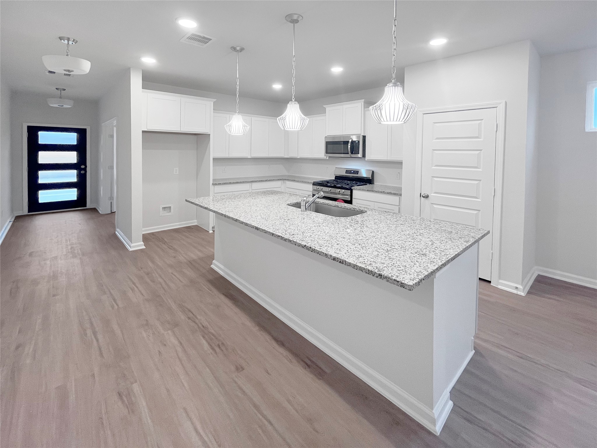 Oakshire II- Kitchen. Sample image for illustration; upgrades, options, and colors may vary.