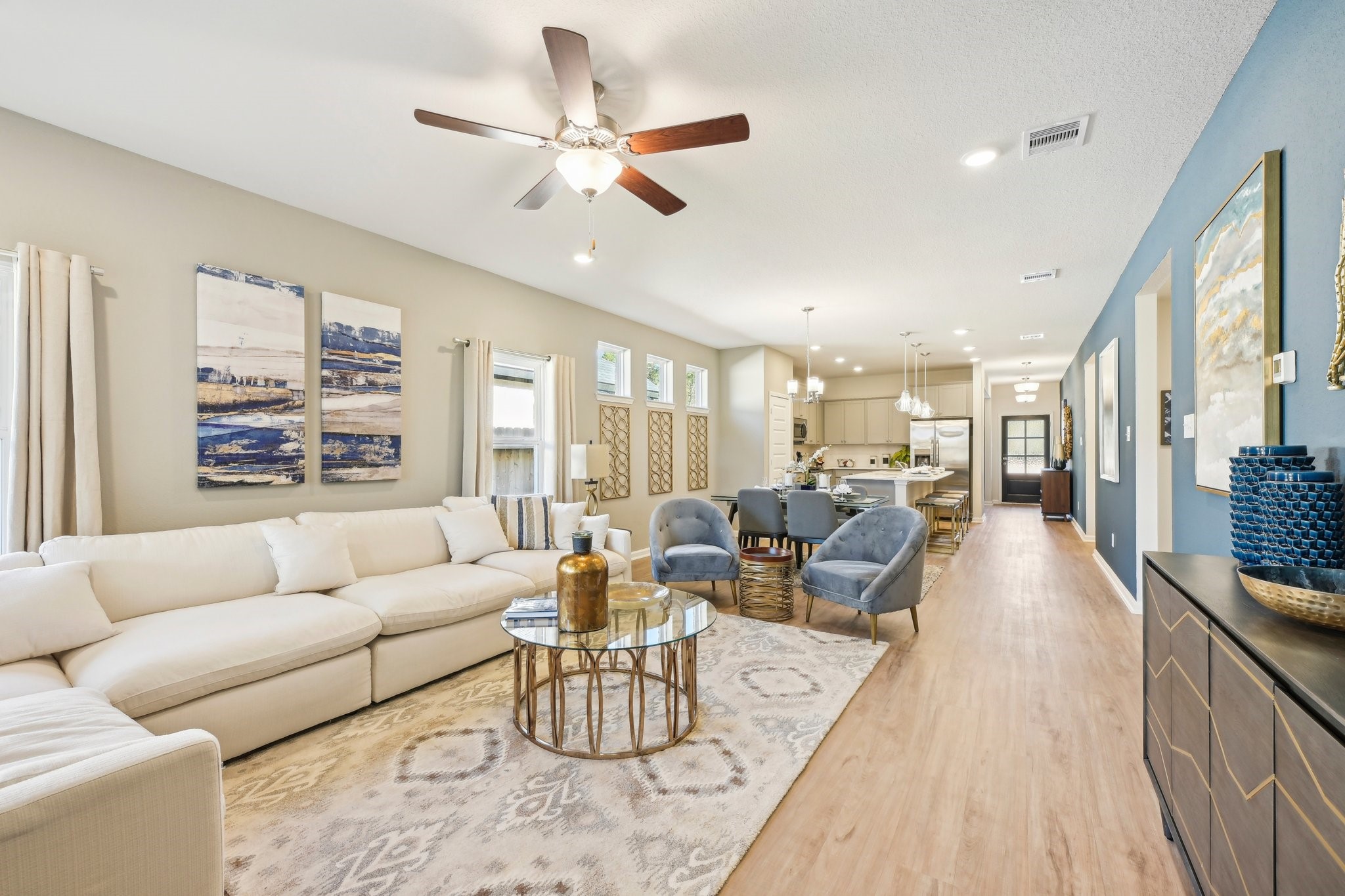 Oakshire II- Family Room. Sample image for illustration; upgrades, options, and colors may vary.
