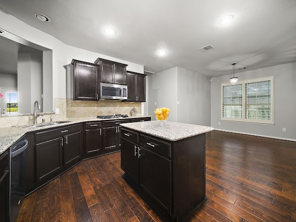 1111 Wheatfield Court, Rosenberg, TX 77469
