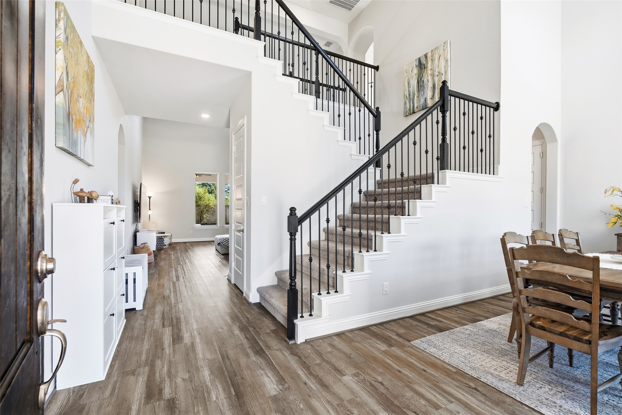Let's go in! The Oriole floorpan is big and welcoming plan.  Be sure to see the Virtual Tour link for a faster tour.
