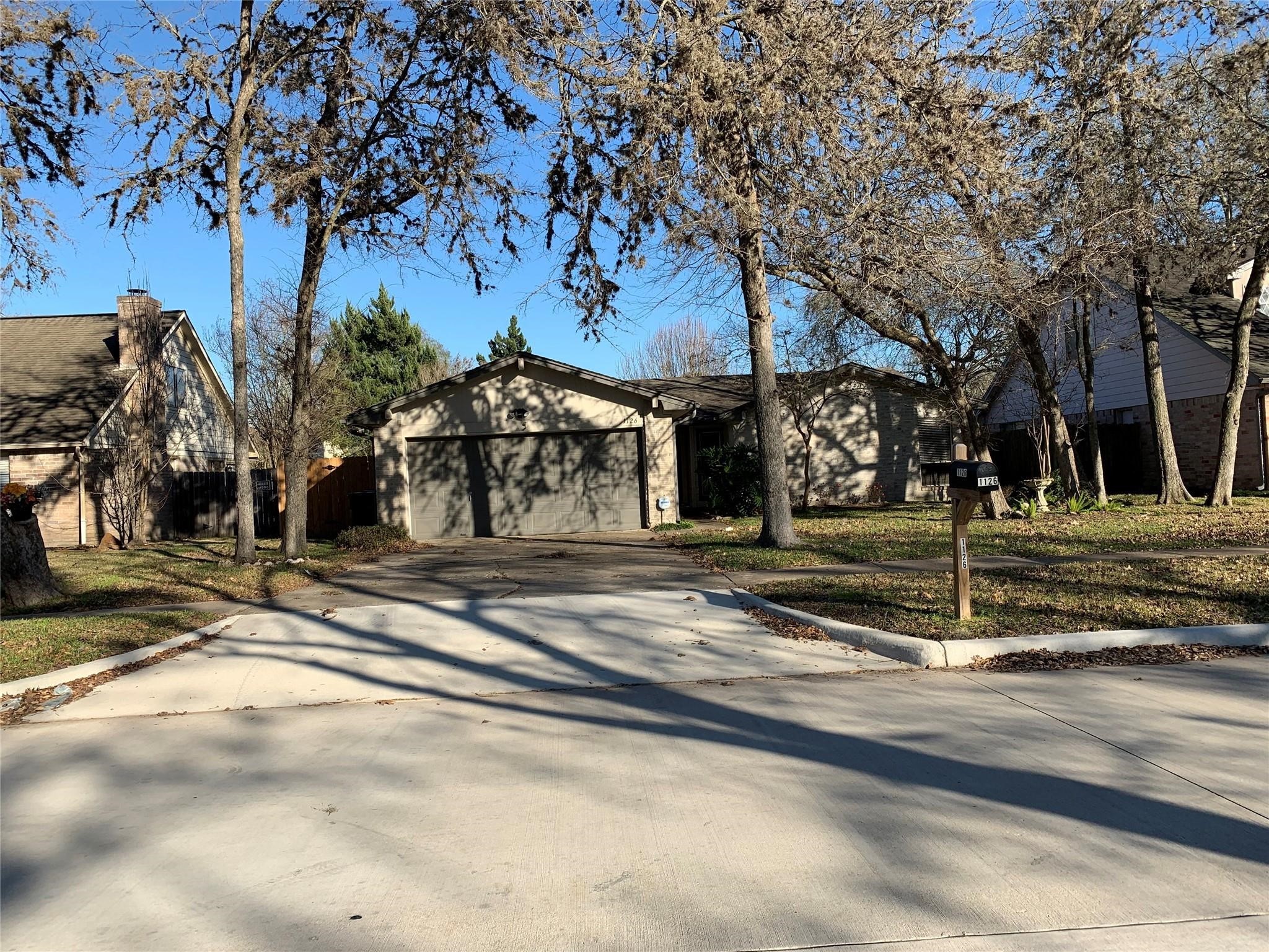 1126 Pinecroft Drive, Sugar Land, TX 77498