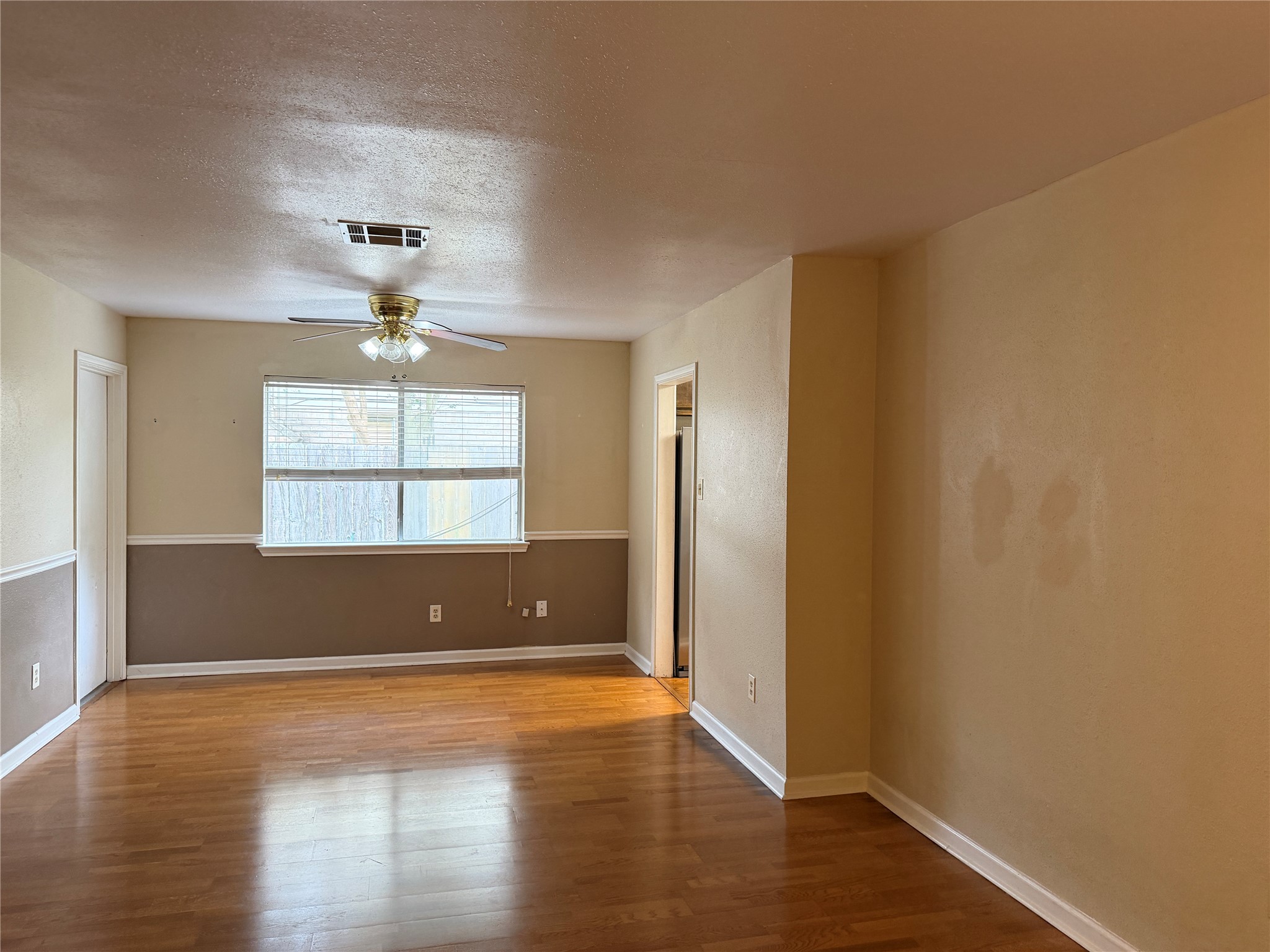 1126 Pinecroft Drive, Sugar Land, TX 77498