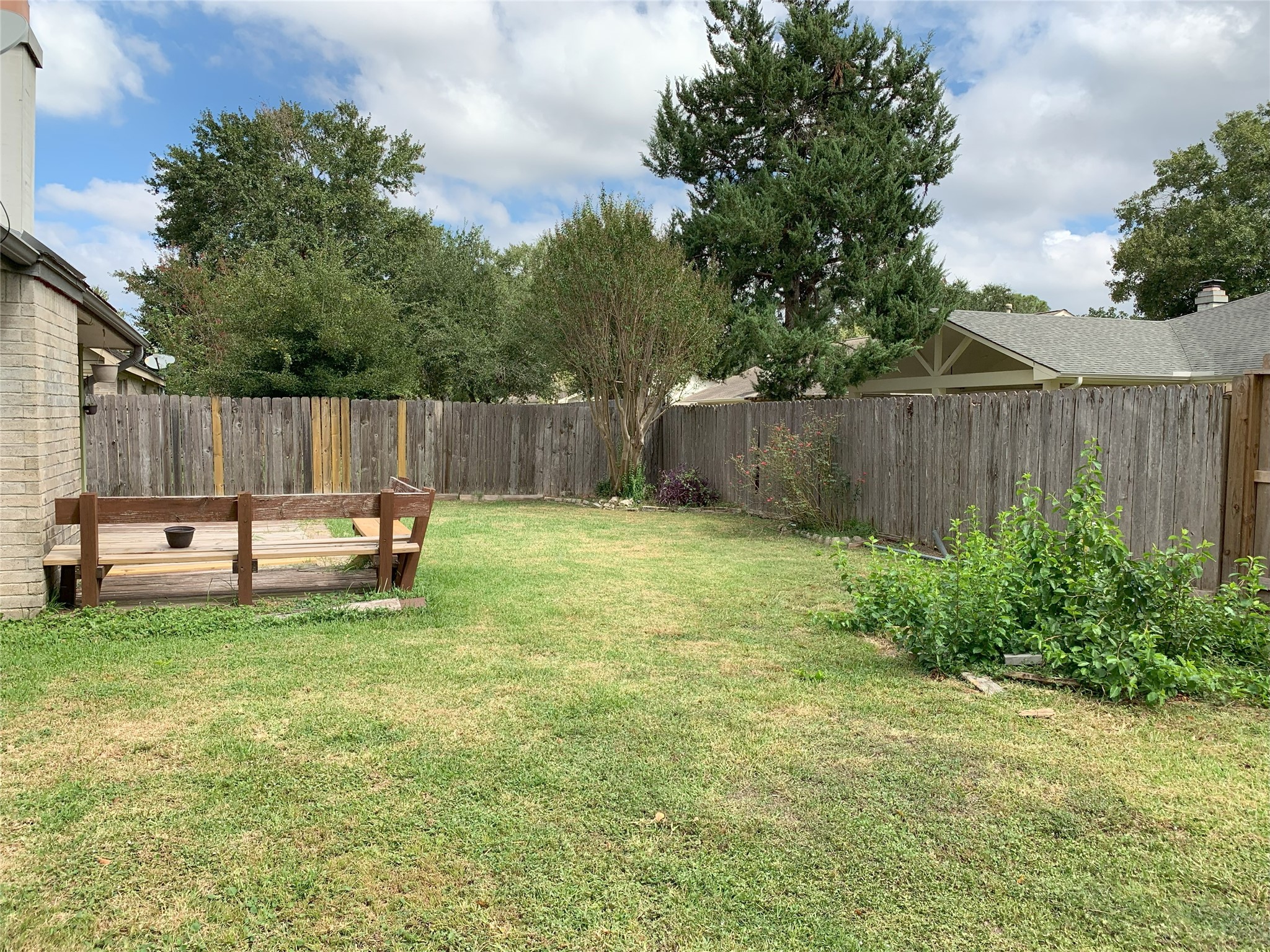 1126 Pinecroft Drive, Sugar Land, TX 77498