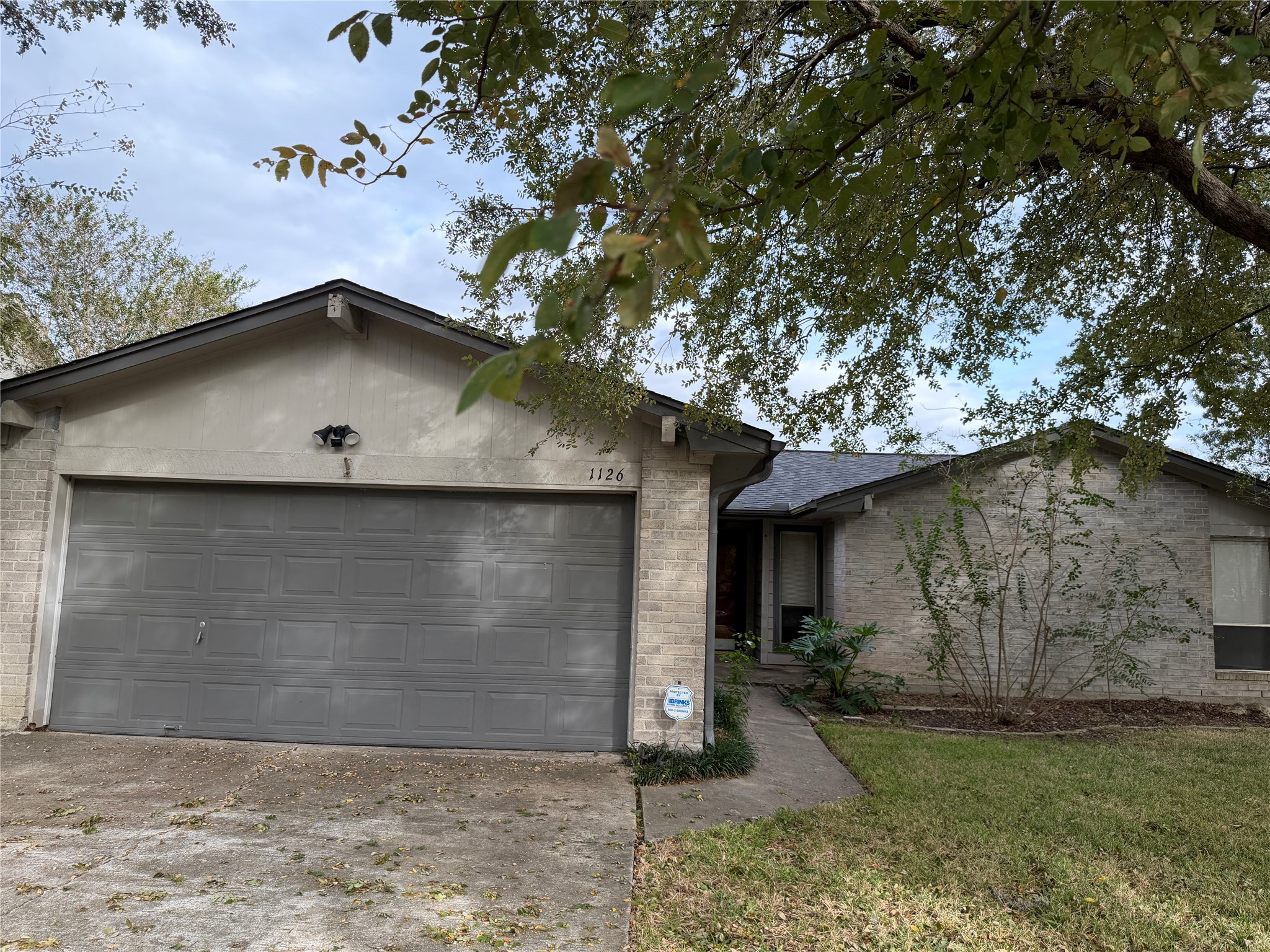1126 Pinecroft Drive, Sugar Land, TX 77498 1126 Pinecroft Drive, Sugar Land, TX 77498