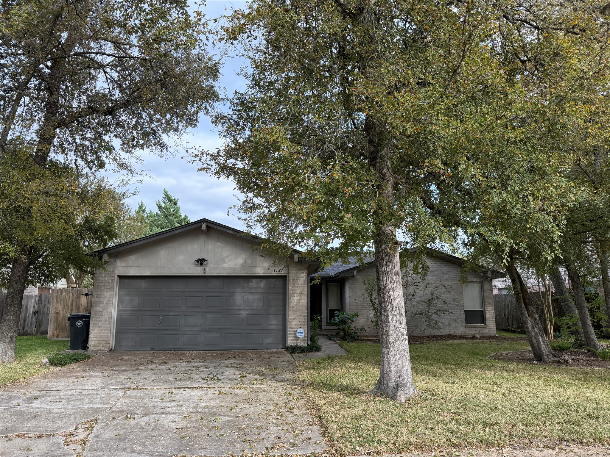 1126 Pinecroft Drive, Sugar Land, TX 77498