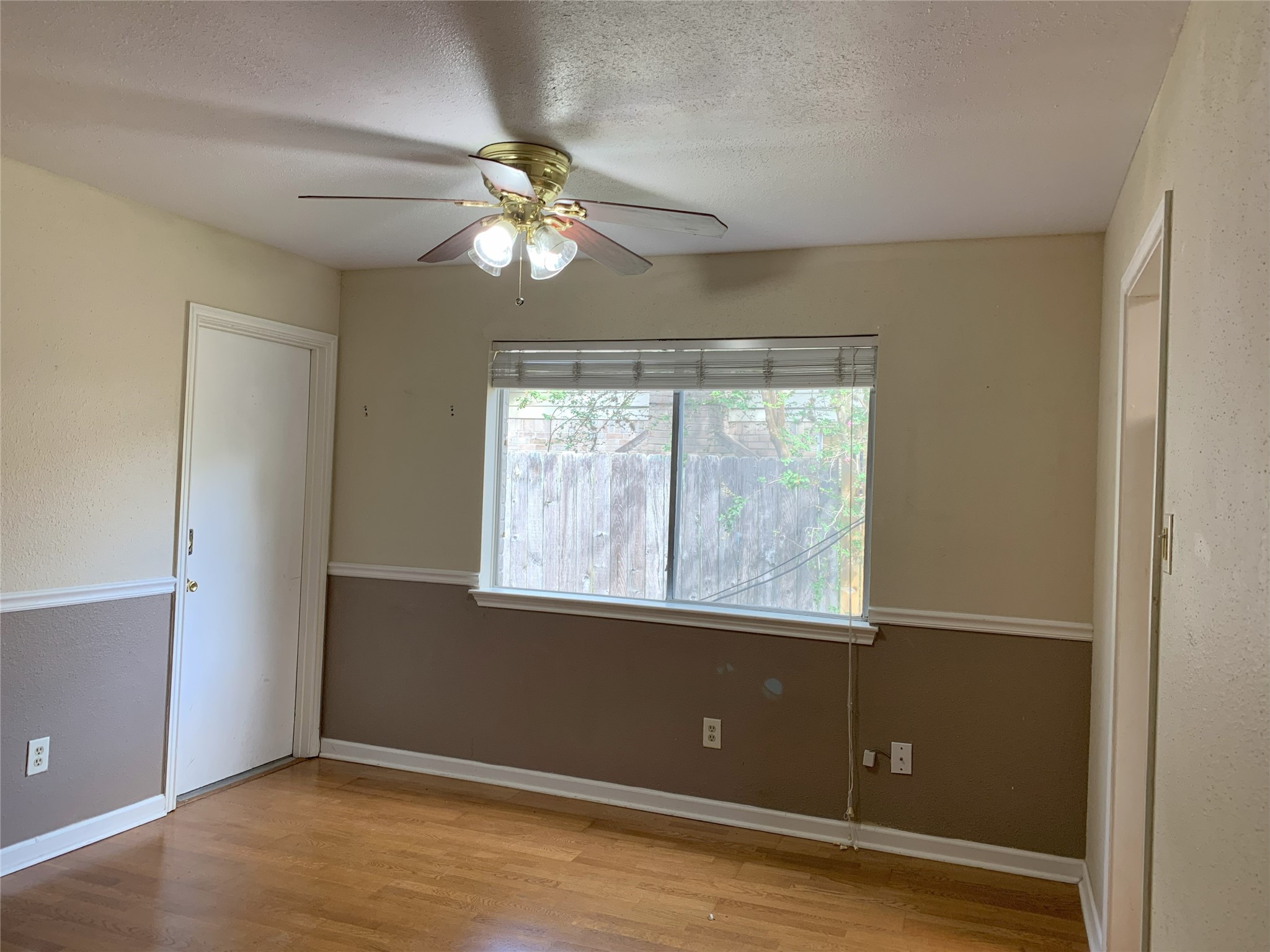 1126 Pinecroft Drive, Sugar Land, TX 77498