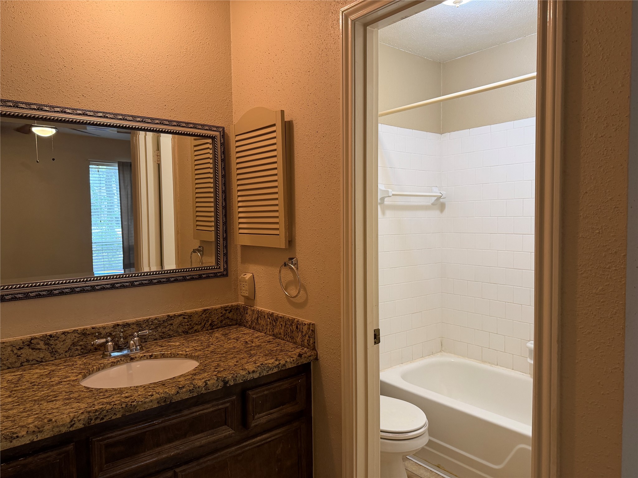 1126 Pinecroft Drive, Sugar Land, TX 77498