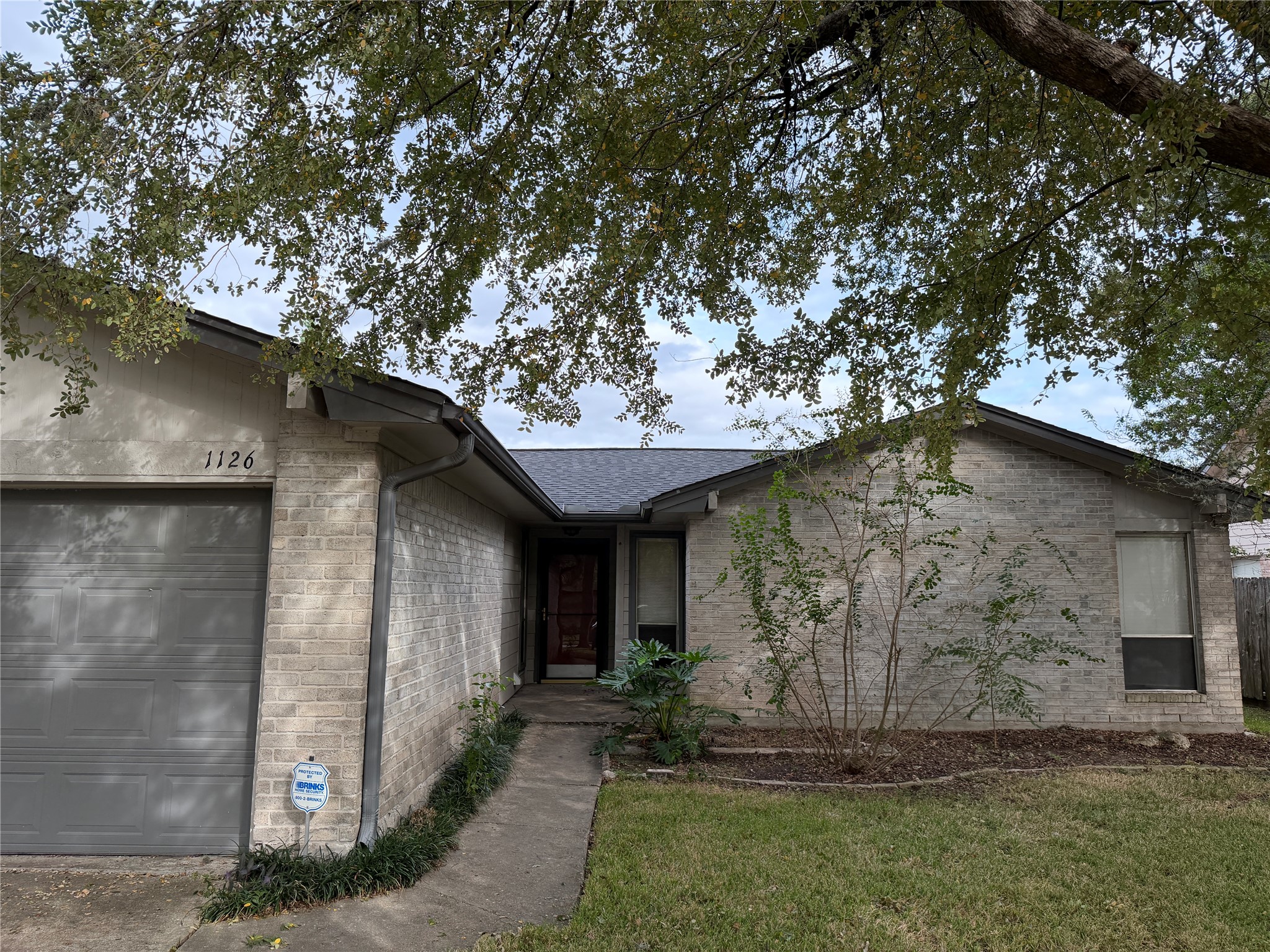 1126 Pinecroft Drive, Sugar Land, TX 77498