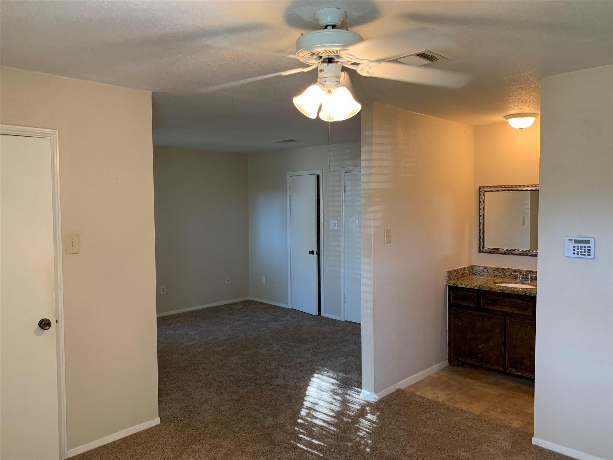 1126 Pinecroft Drive, Sugar Land, TX 77498