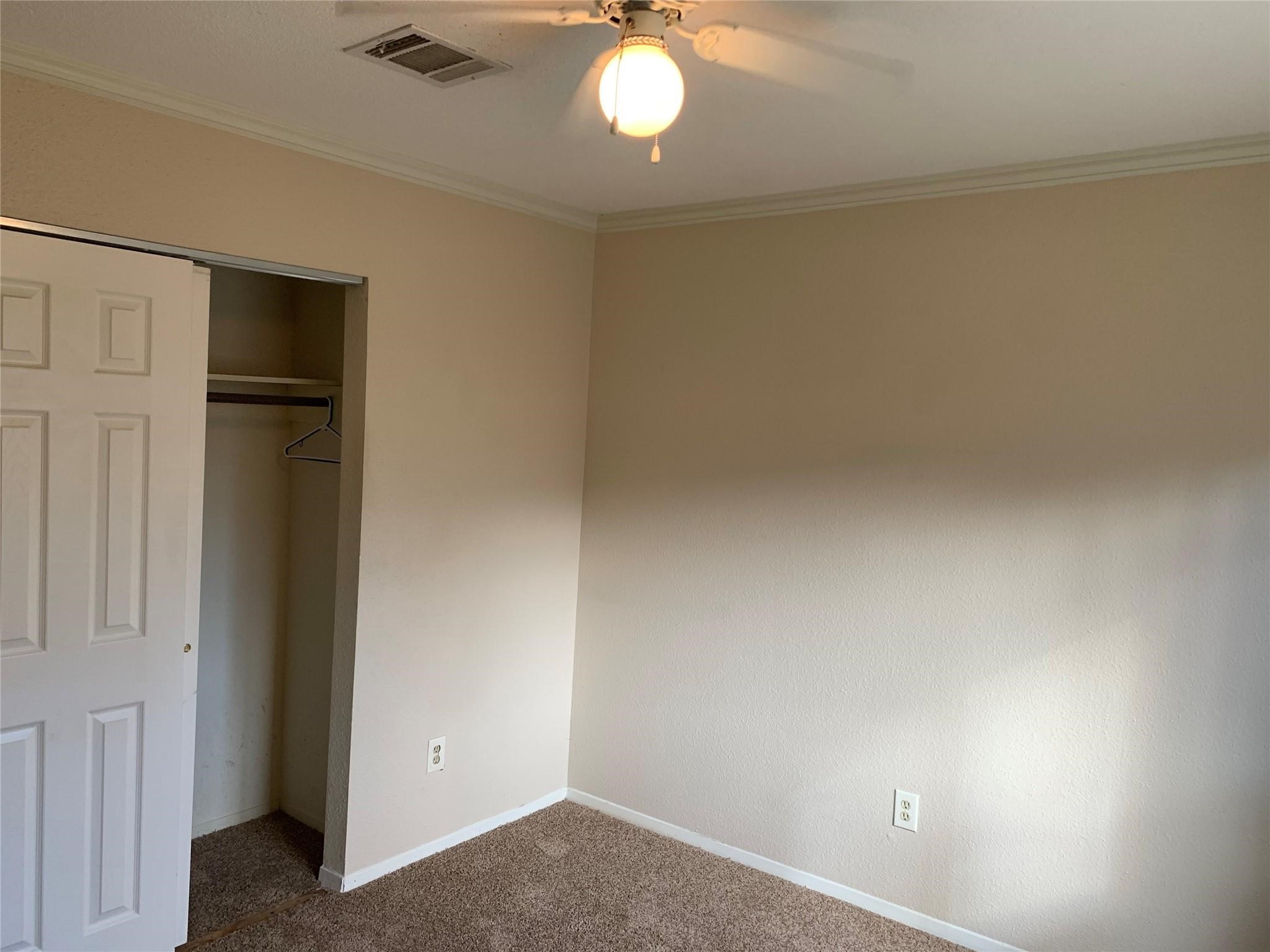 1126 Pinecroft Drive, Sugar Land, TX 77498