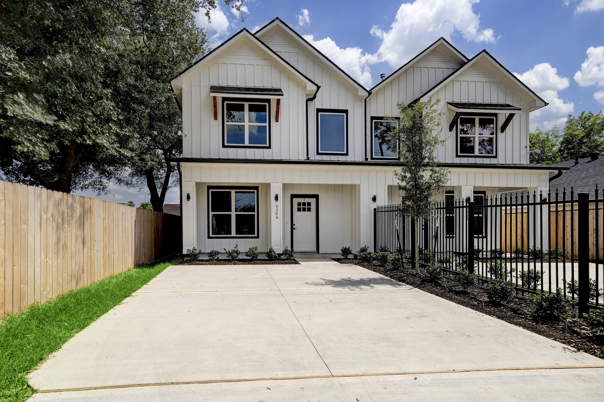 9306 E E Avenue L, #1, Houston, TX 77012 9306 E E Avenue L, #1, Houston, TX 77012
