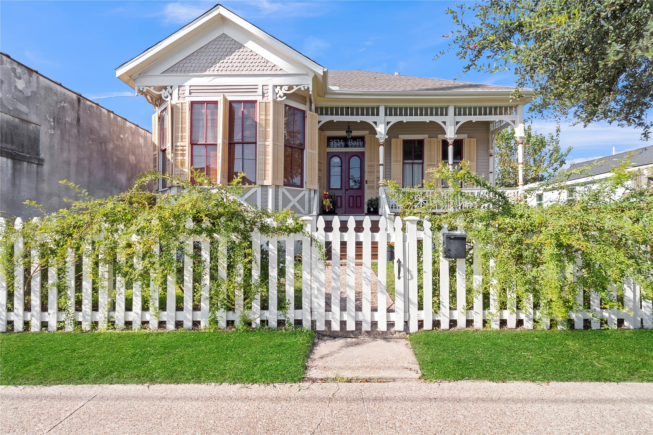 3524 Ball, Galveston, TX 77550