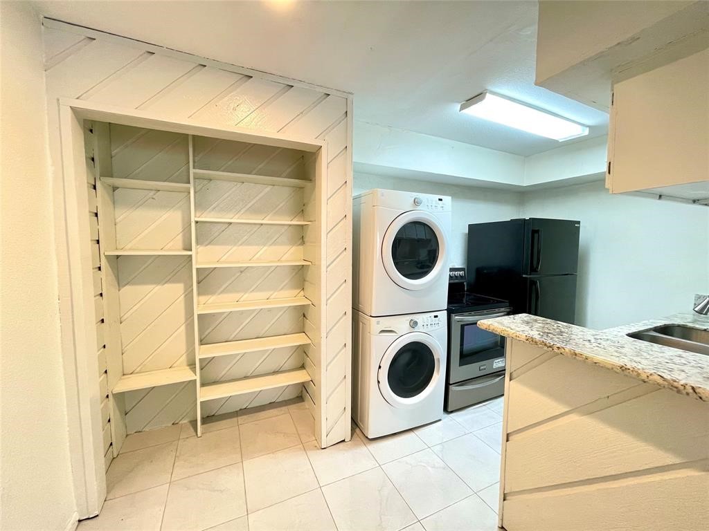 2100 Wilcrest Drive, #123, Houston, TX 77042