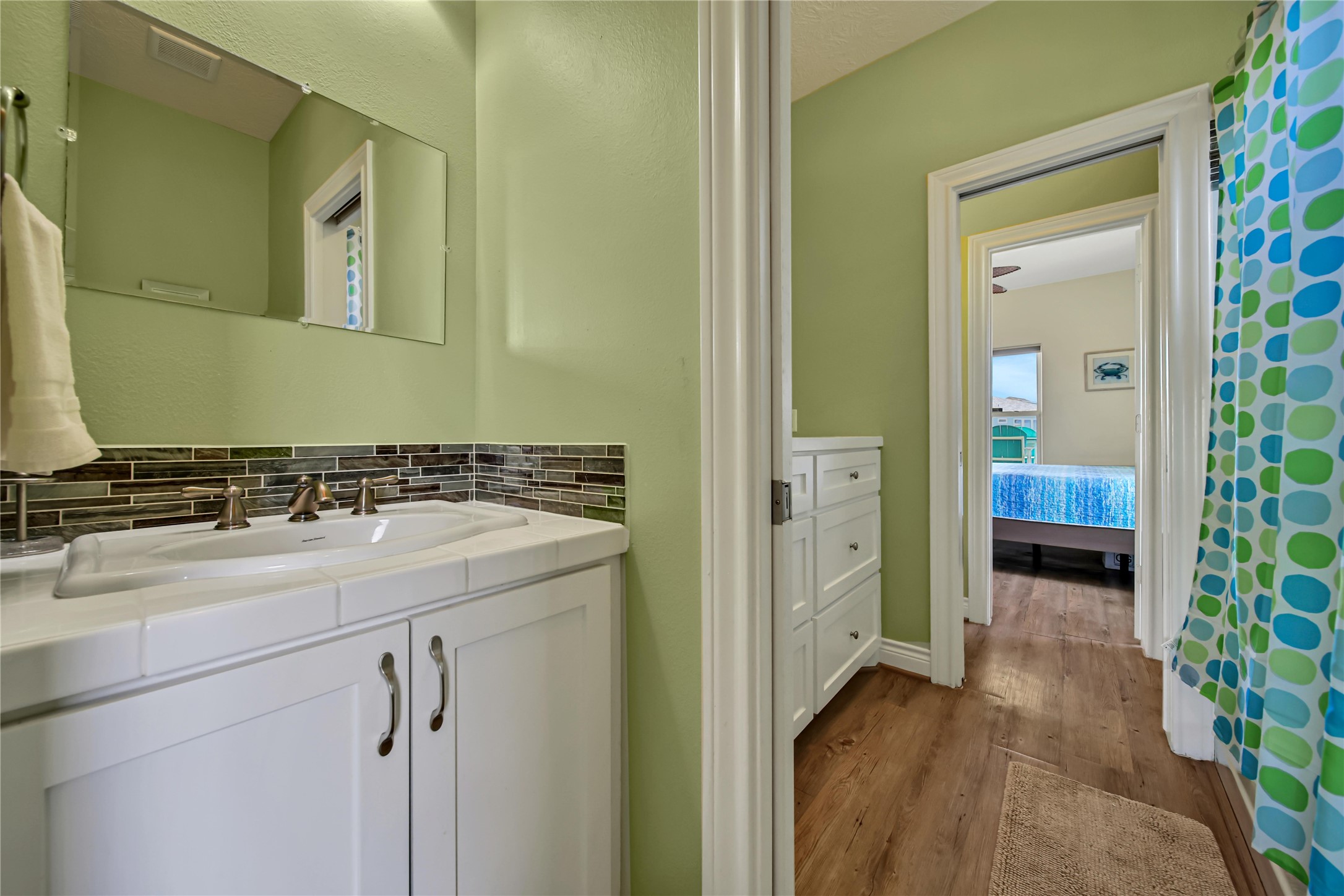 Jack-n-Jill Bath