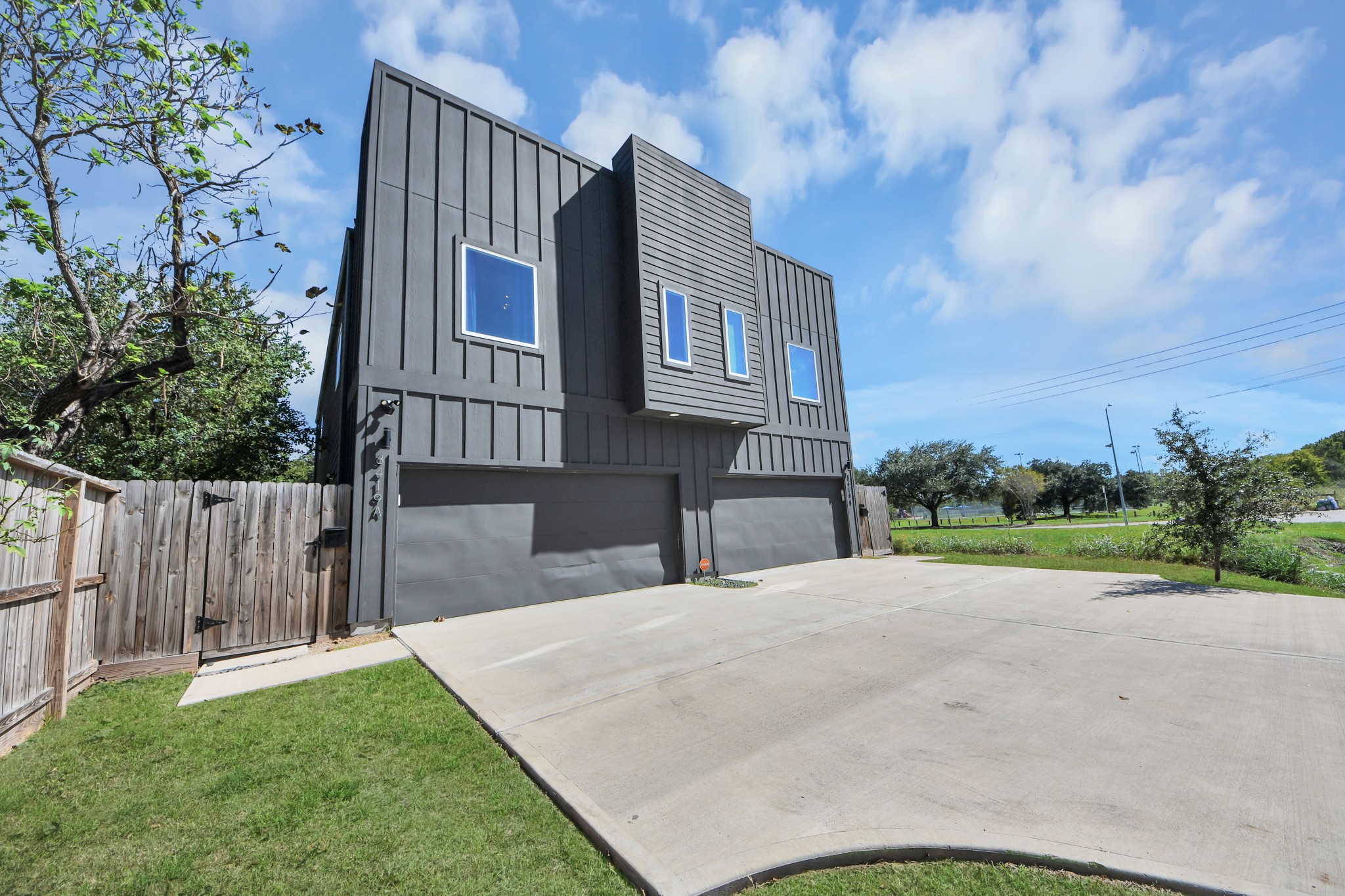 8419 Woodward Street, Houston, TX 77051 8419 Woodward Street, Houston, TX 77051