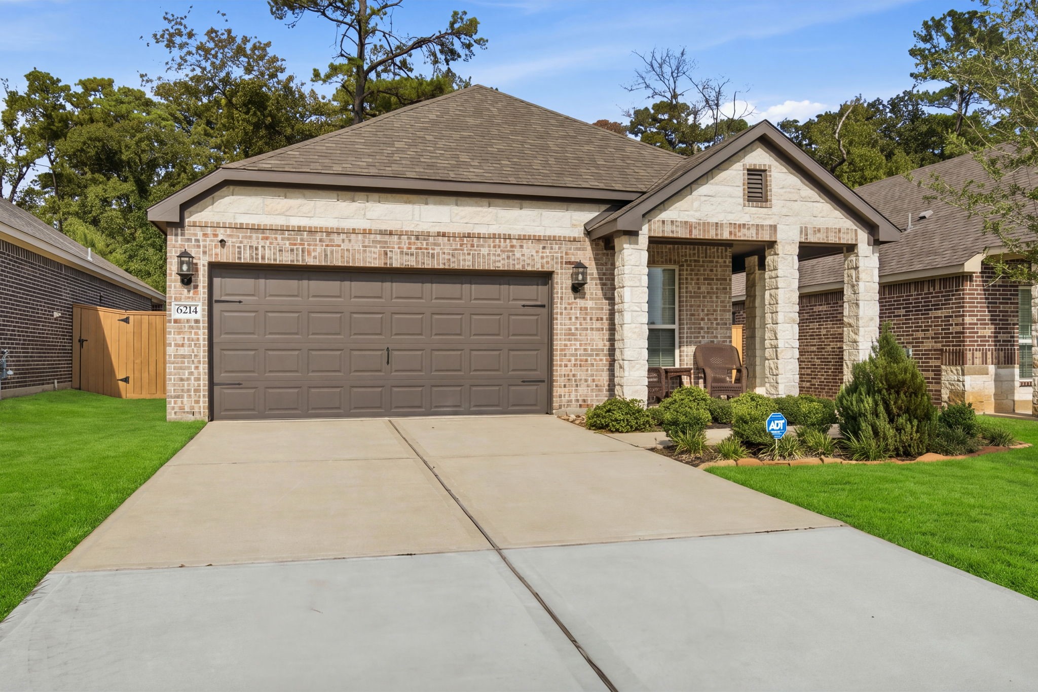 6214 Wedgewood Hills Drive, Conroe, TX 77304