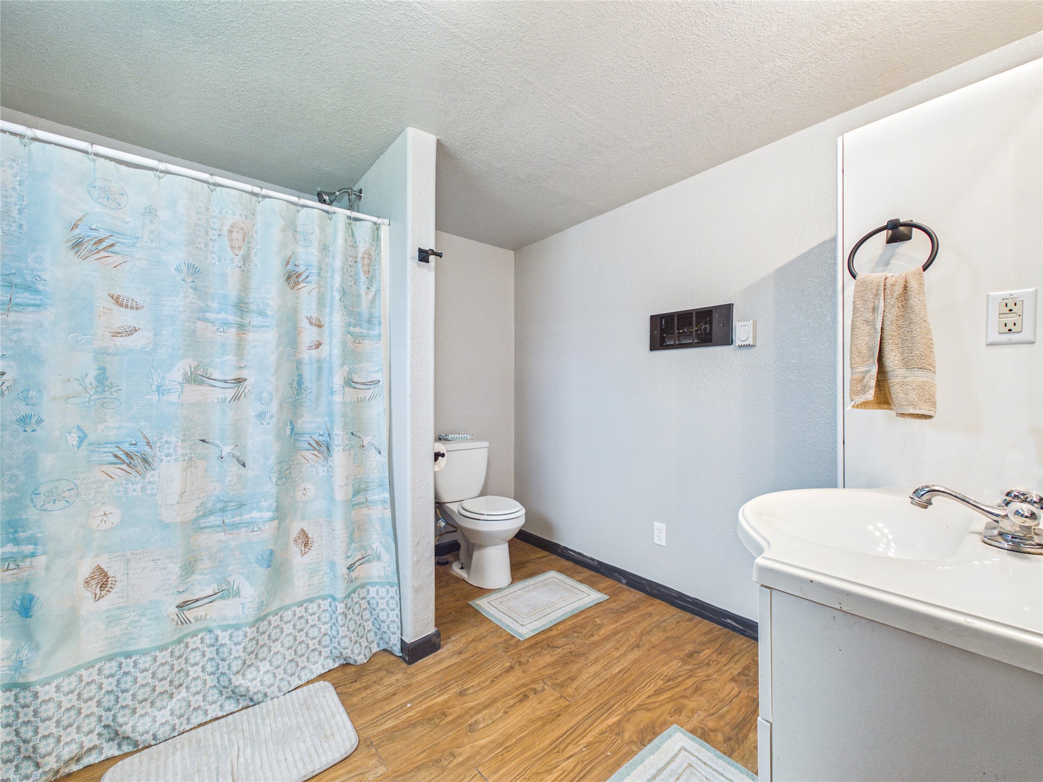 4607 Swan Street, Hitchcock, TX 77563