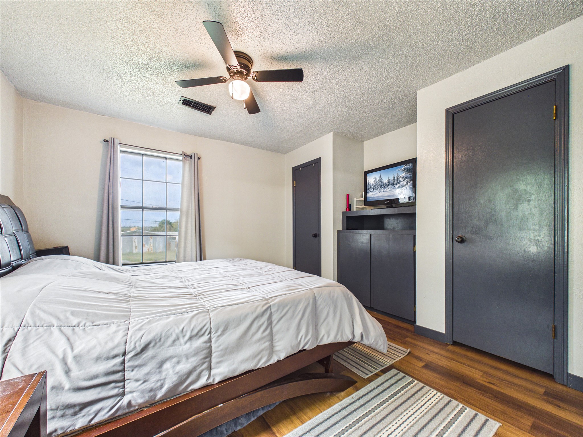 4607 Swan Street, Hitchcock, TX 77563