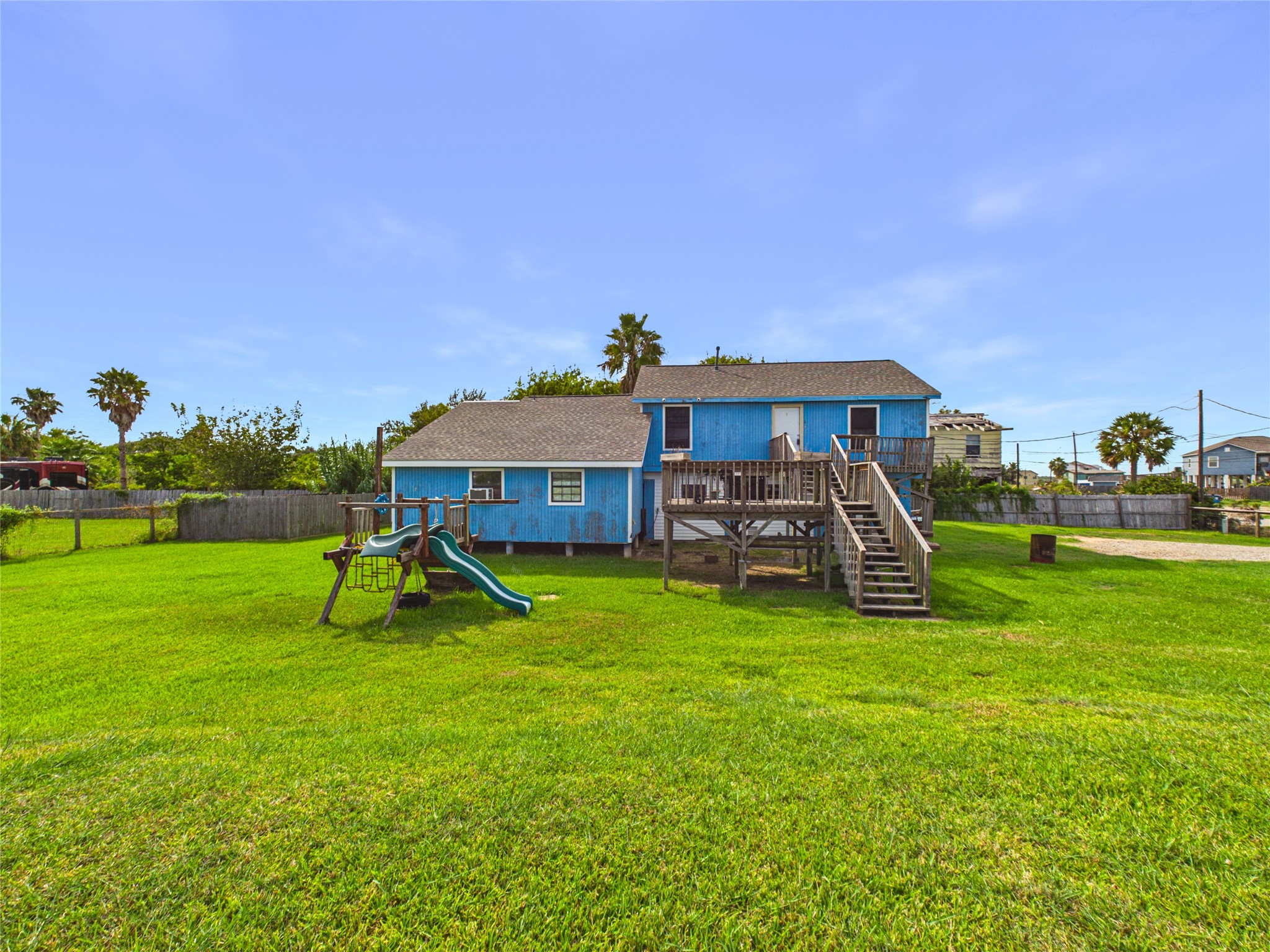 4607 Swan Street, Hitchcock, TX 77563