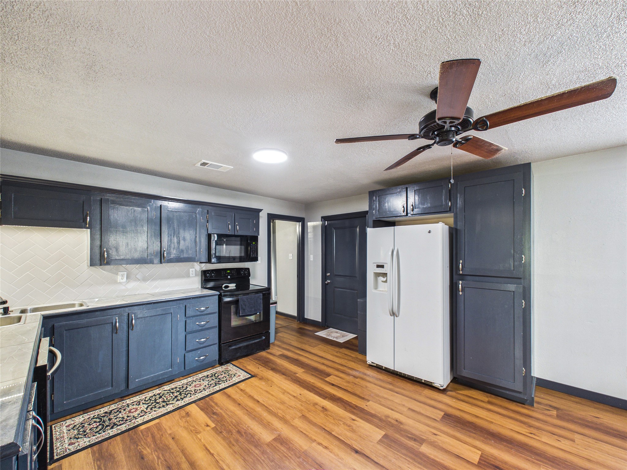 4607 Swan Street, Hitchcock, TX 77563