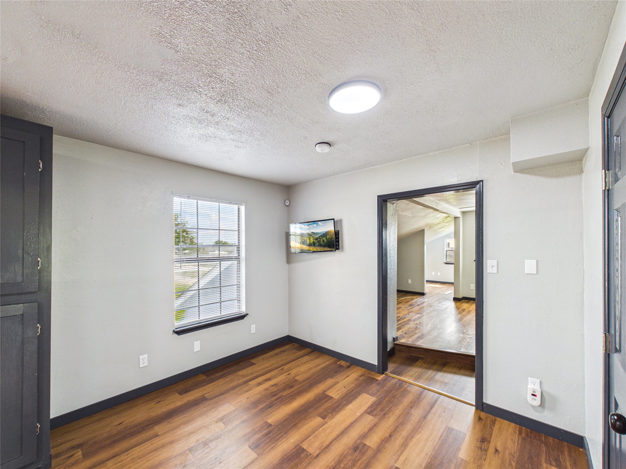 4607 Swan Street, Hitchcock, TX 77563