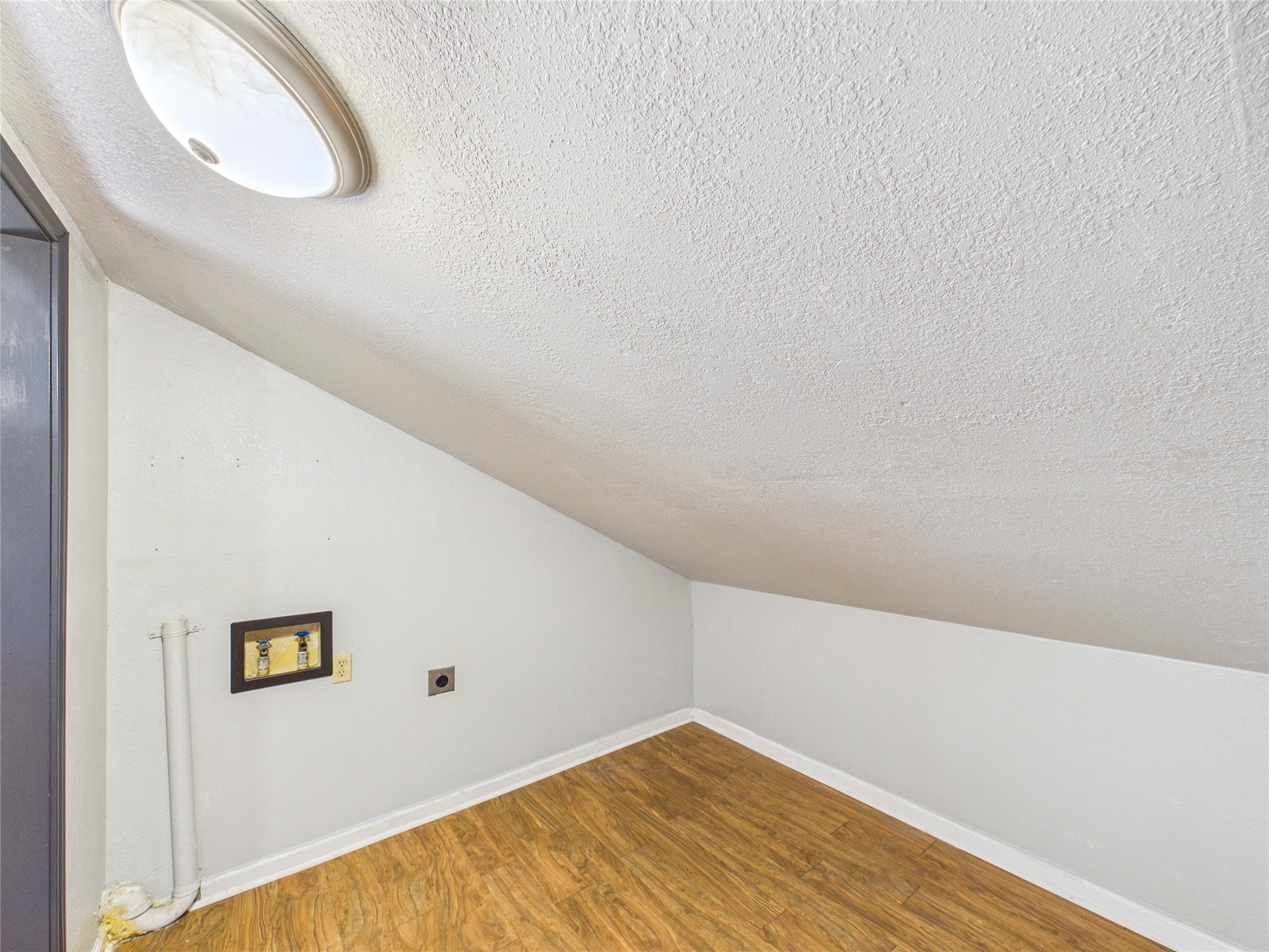 4607 Swan Street, Hitchcock, TX 77563