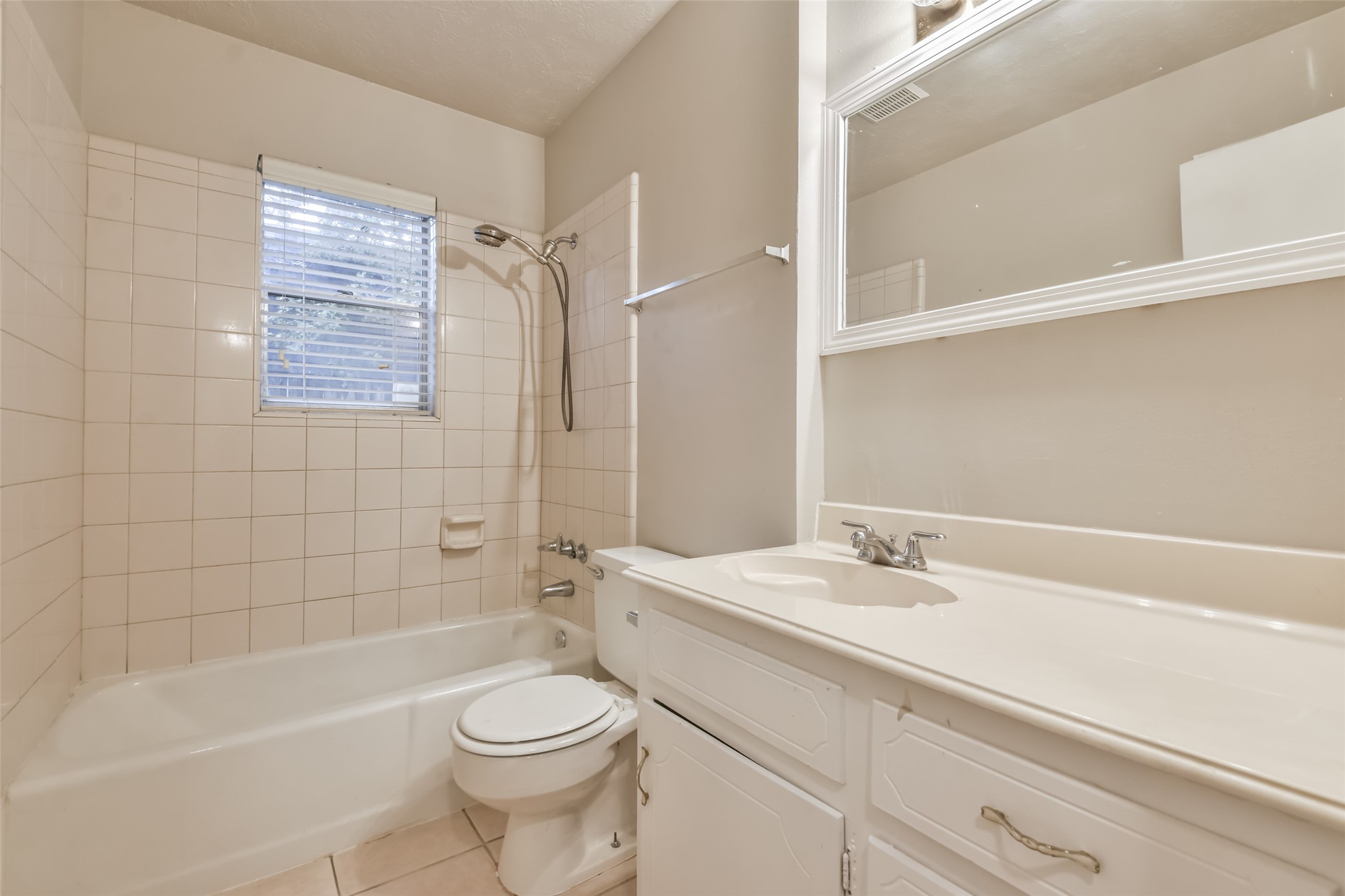 Secondary Bath.