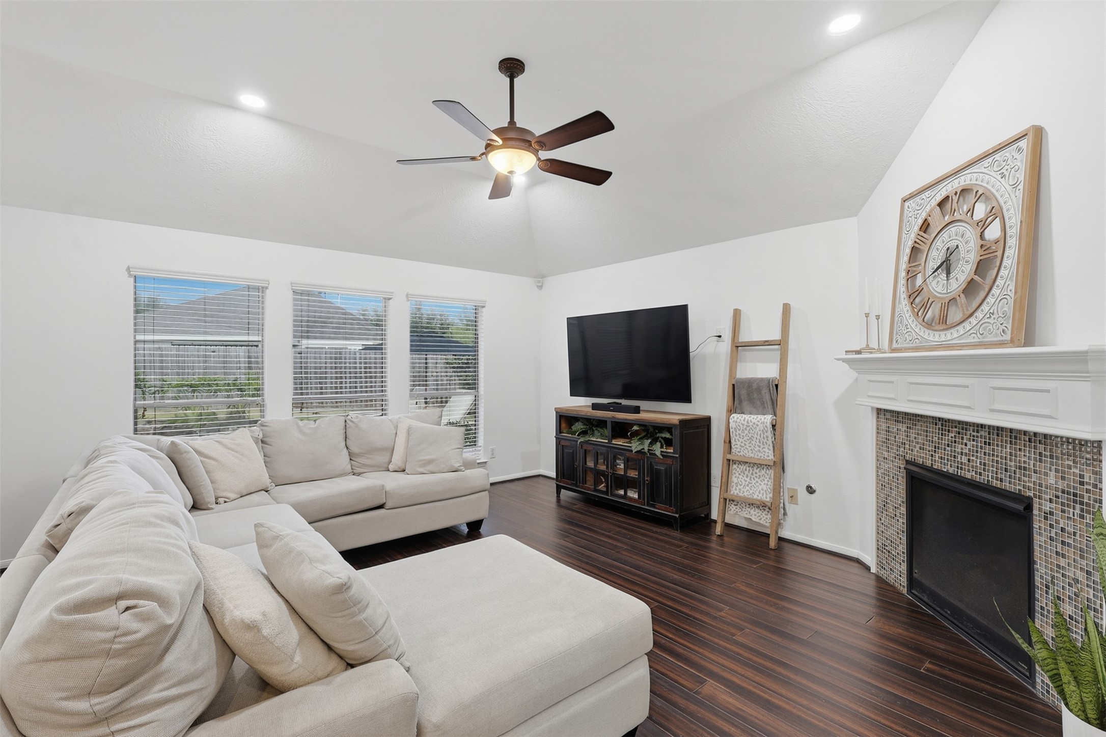 3203 Cactus Heights Lane, Pearland, TX 77581