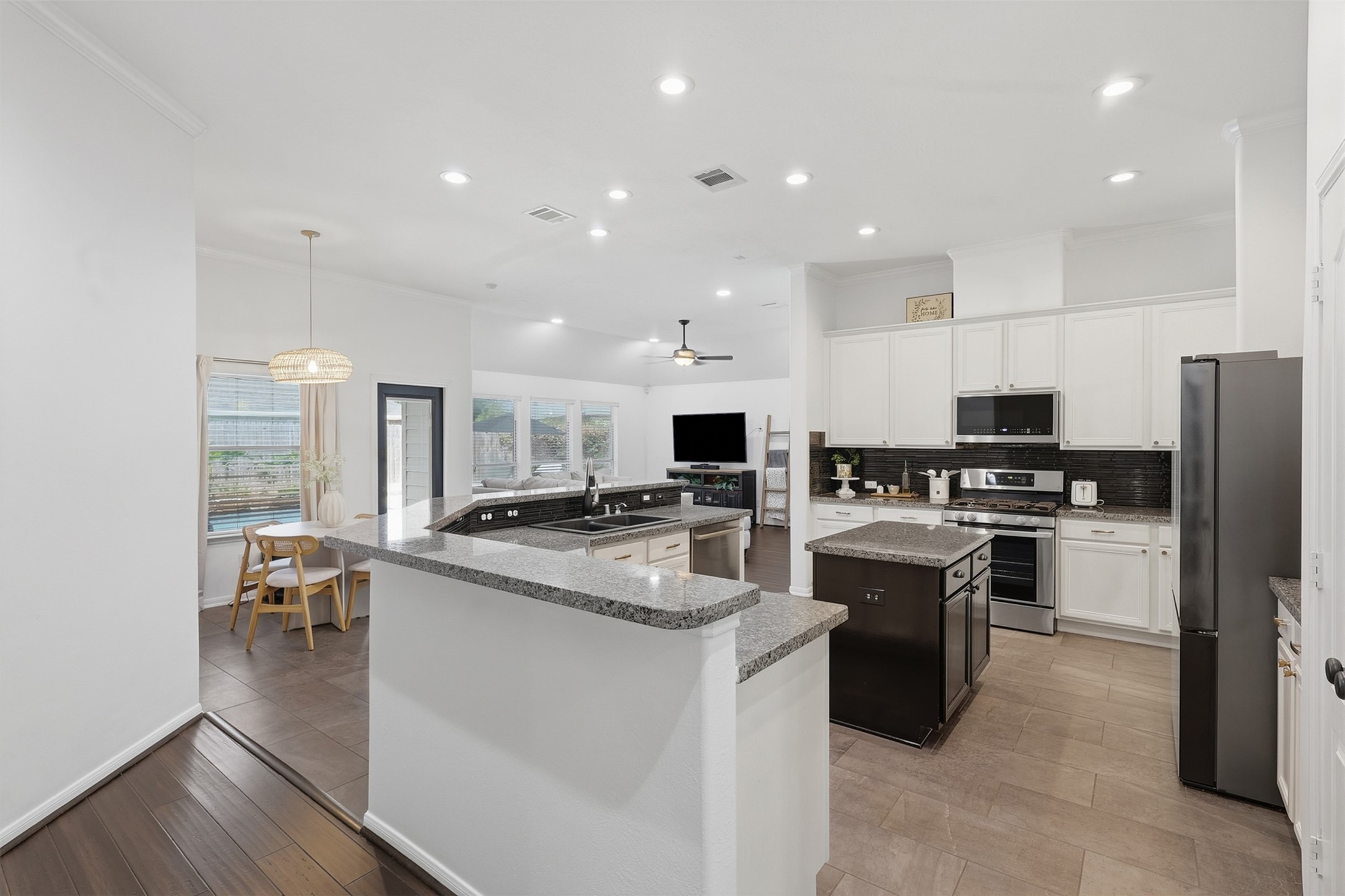 3203 Cactus Heights Lane, Pearland, TX 77581