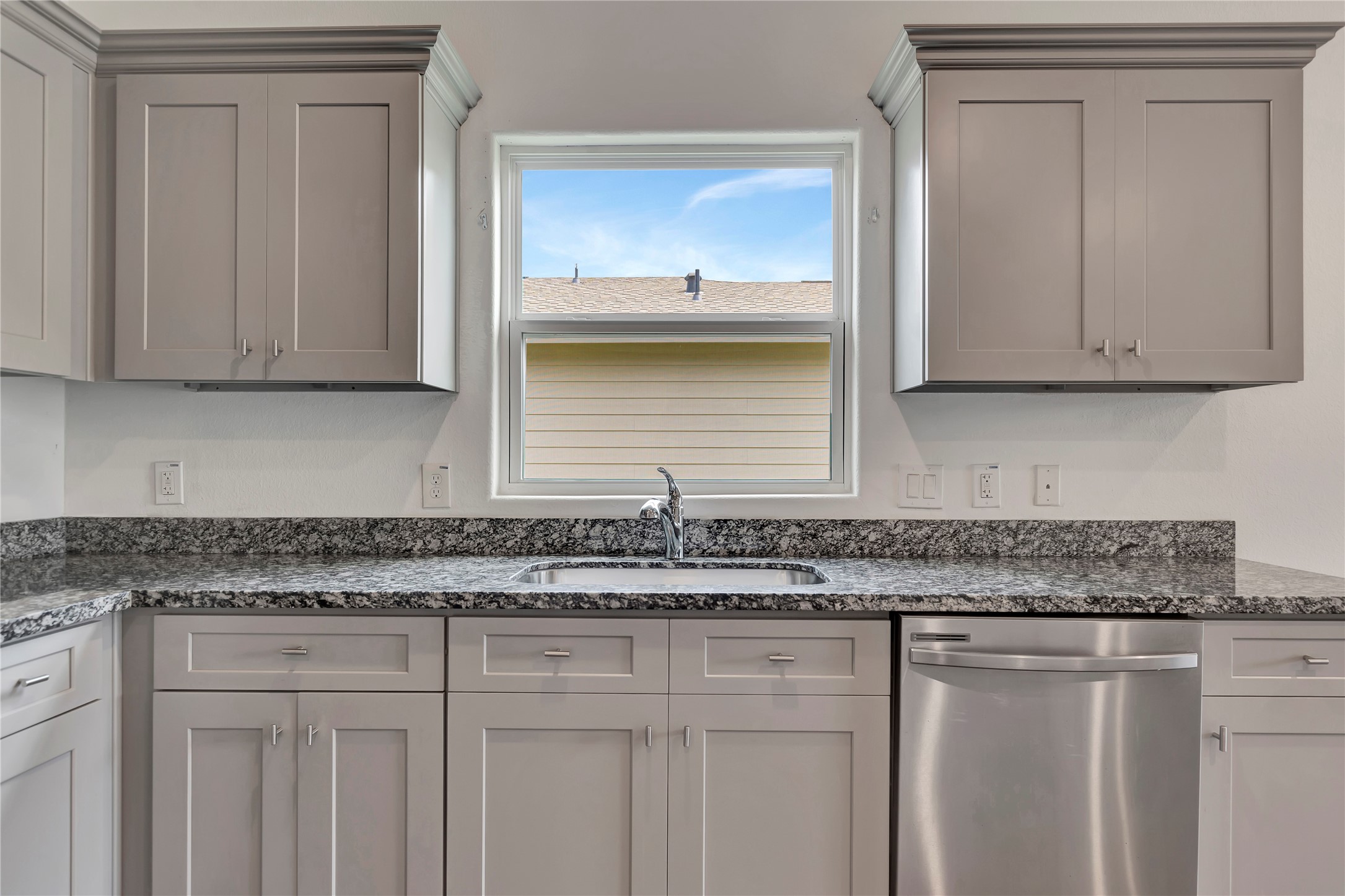 2030 Rosalee Street, La Marque, TX 77568 2030 Rosalee Street, La Marque, TX 77568