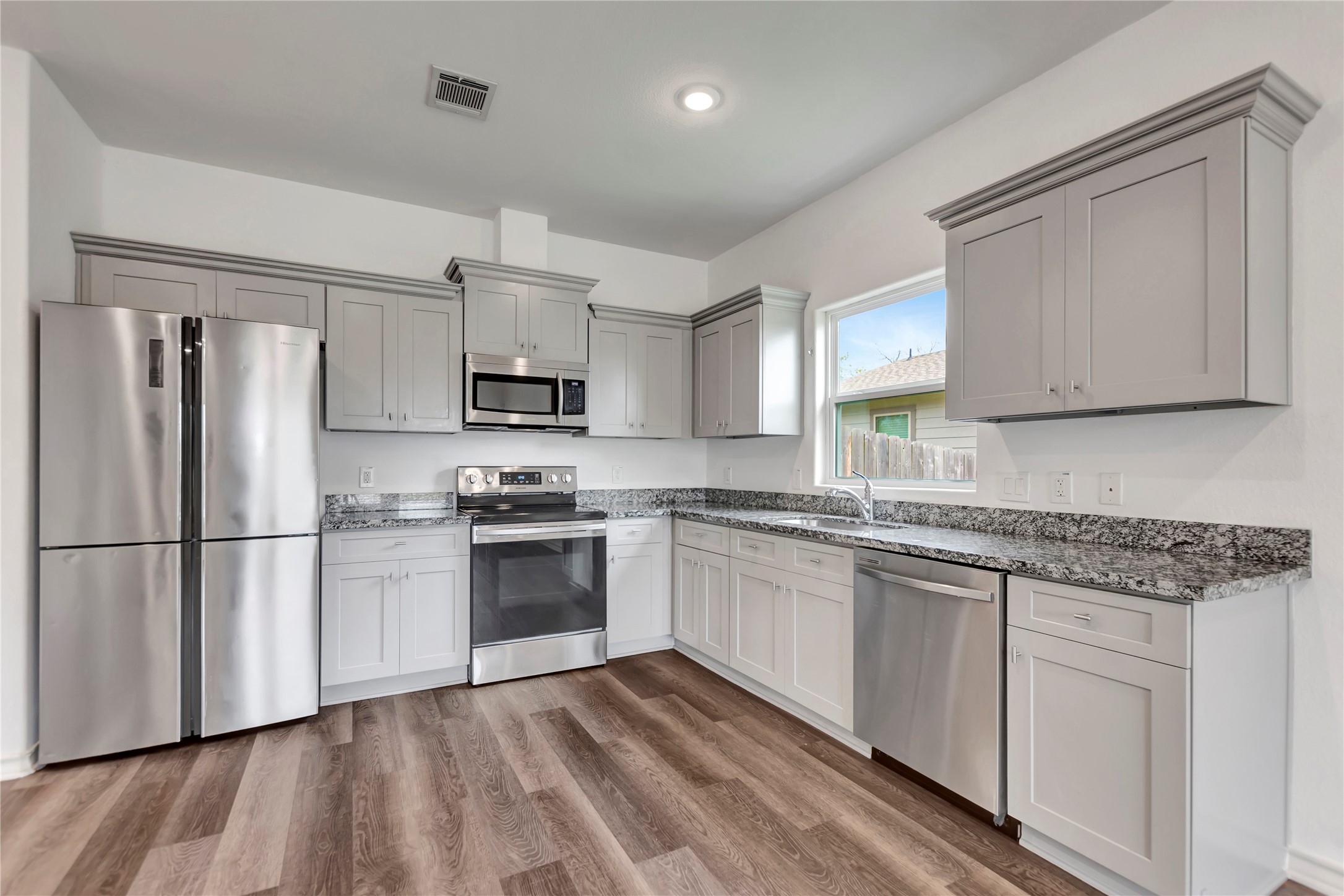 2030 Rosalee Street, La Marque, TX 77568 2030 Rosalee Street, La Marque, TX 77568