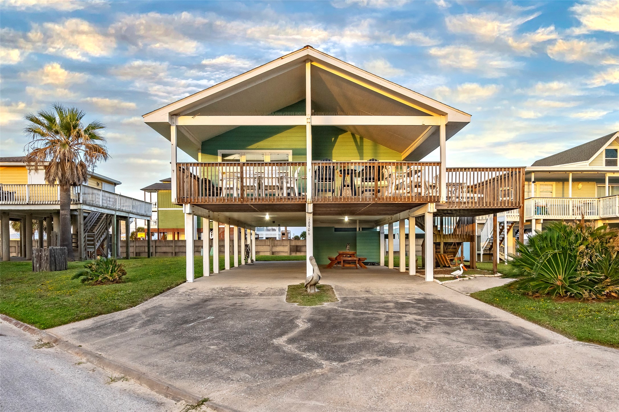 16906 Beachcomber Drive, Jamaica Beach, TX 77554