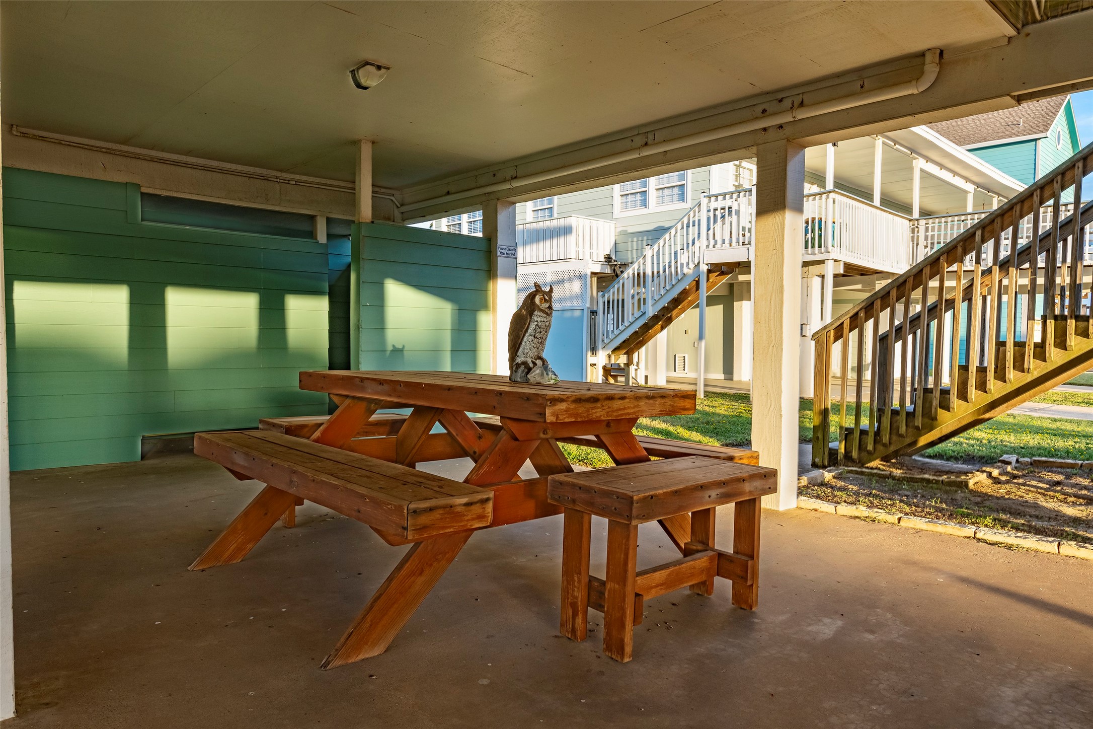 16906 Beachcomber Drive, Jamaica Beach, TX 77554