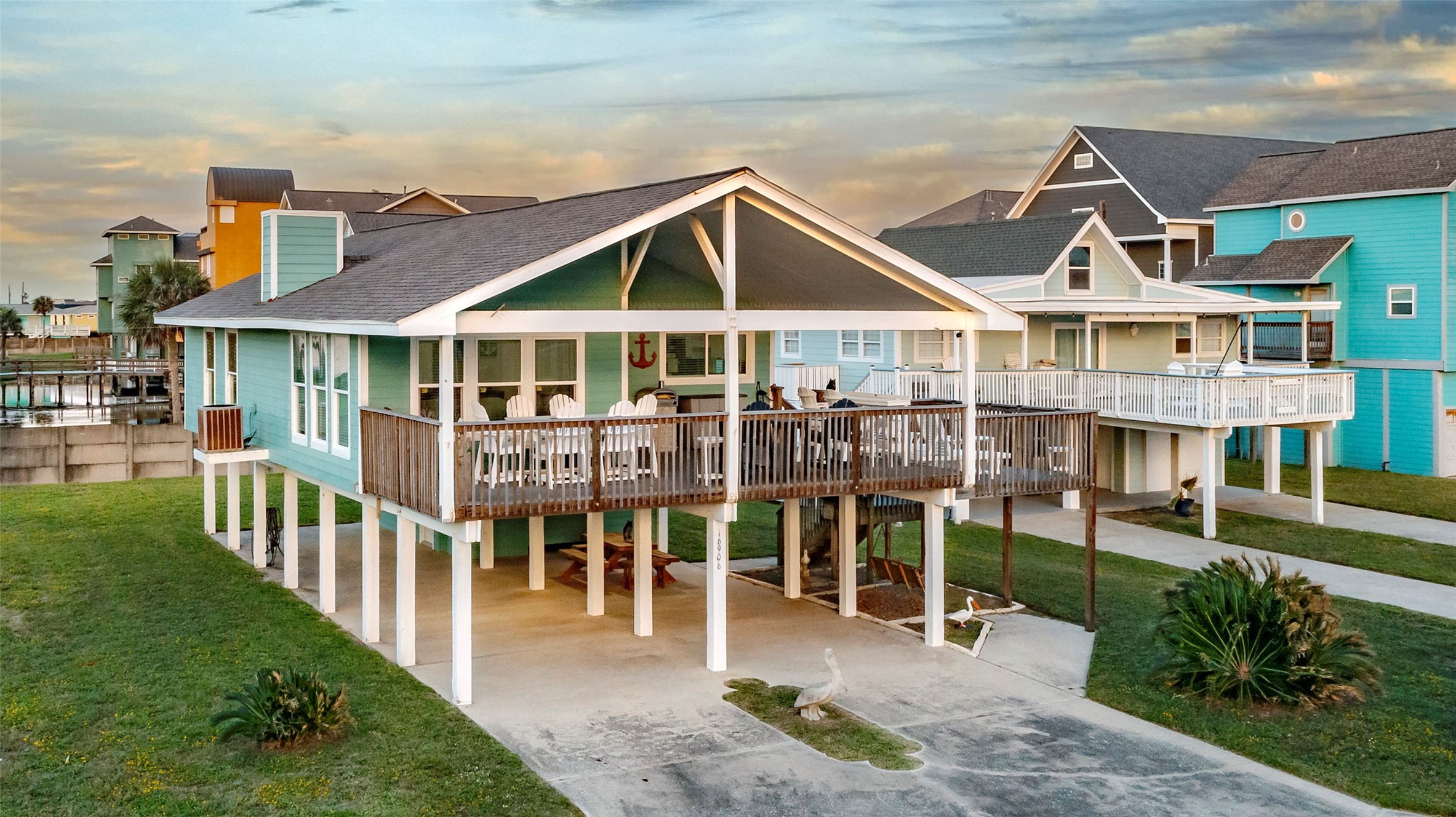 16906 Beachcomber Drive, Jamaica Beach, TX 77554