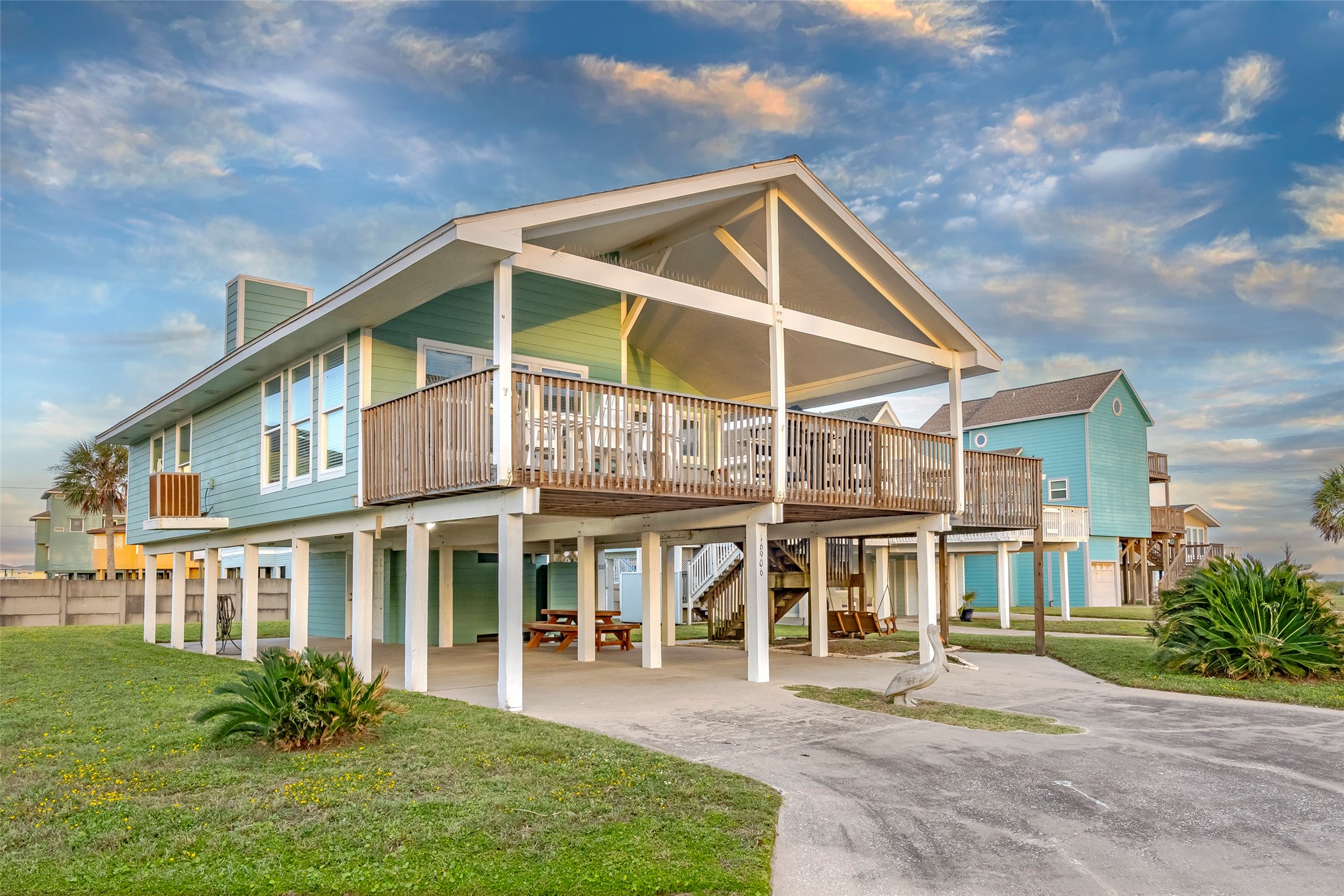 16906 Beachcomber Drive, Jamaica Beach, TX 77554